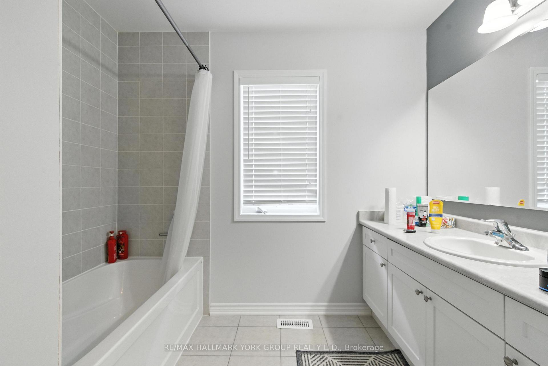Photo 25 of 40 Hutt Crescent, Aurora, Bayview Northeast — HOMEH