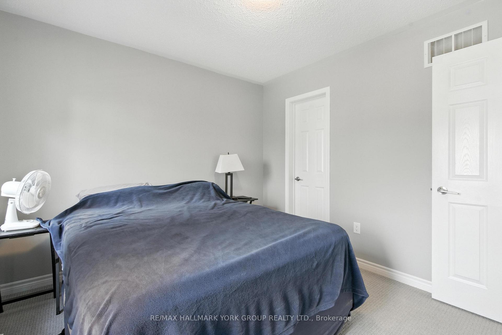 Photo 17 of 40 Hutt Crescent, Aurora, Bayview Northeast — HOMEH
