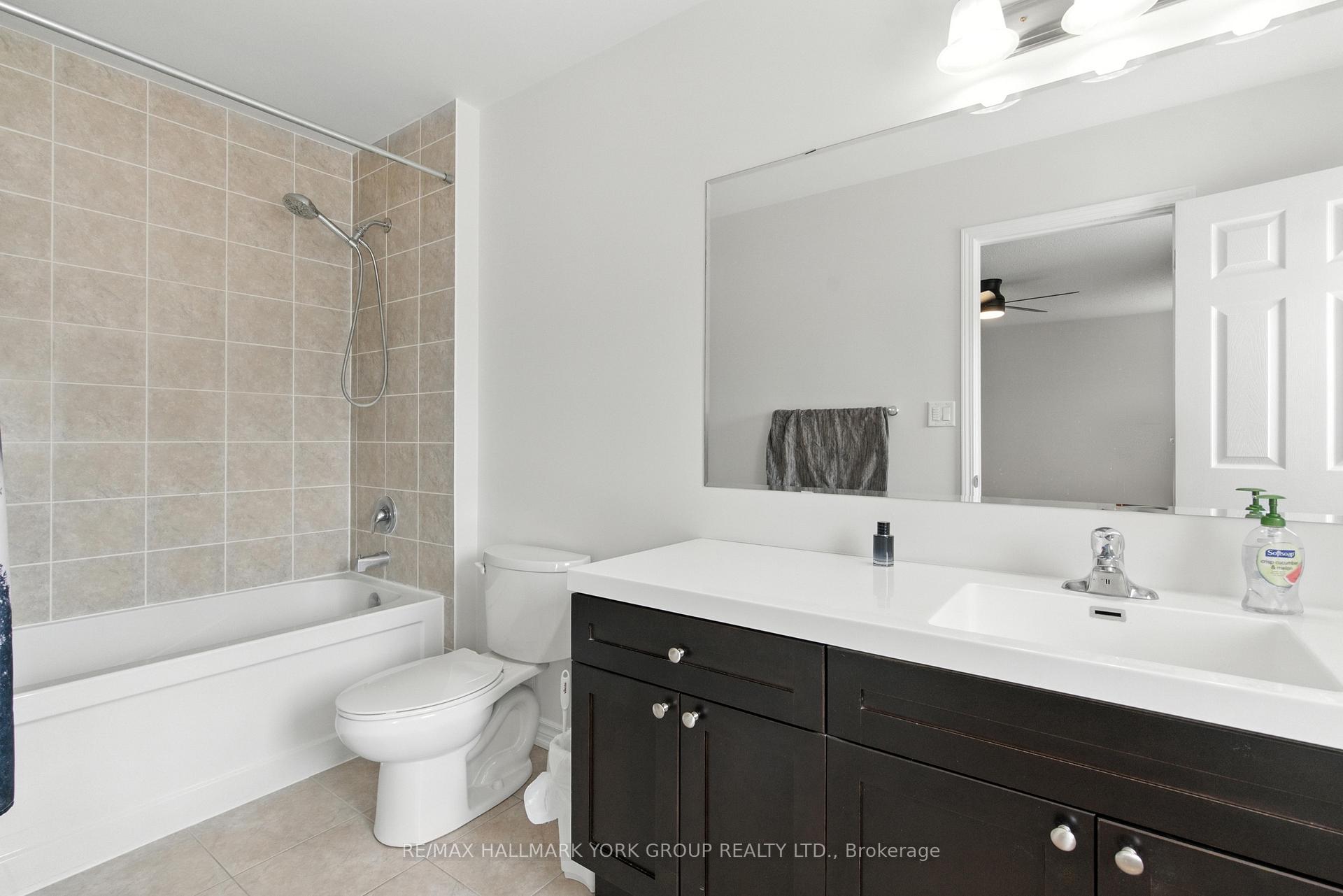 Photo 24 of 40 Hutt Crescent, Aurora, Bayview Northeast — HOMEH