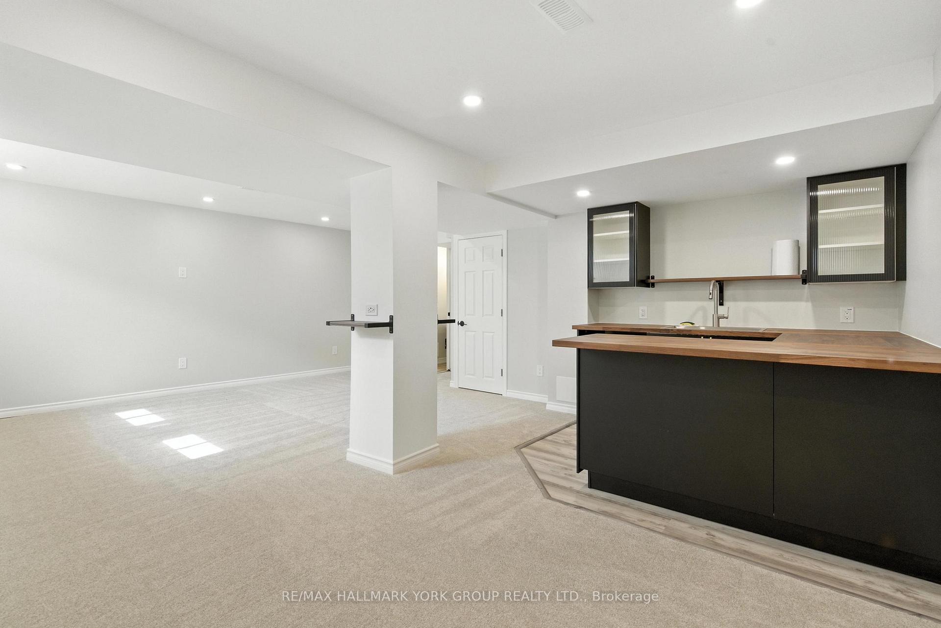 Photo 31 of 40 Hutt Crescent, Aurora, Bayview Northeast — HOMEH