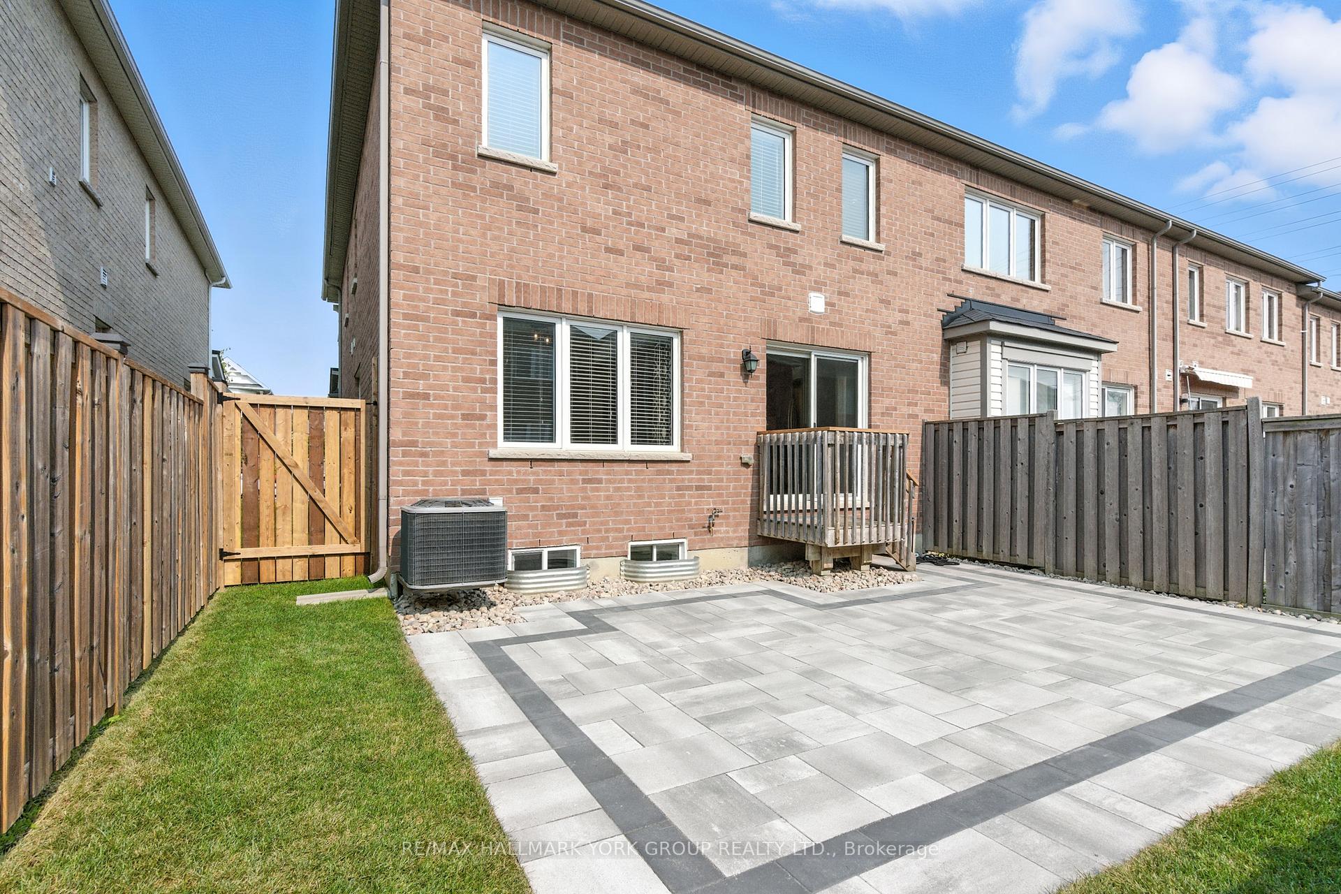 Photo 33 of 40 Hutt Crescent, Aurora, Bayview Northeast — HOMEH