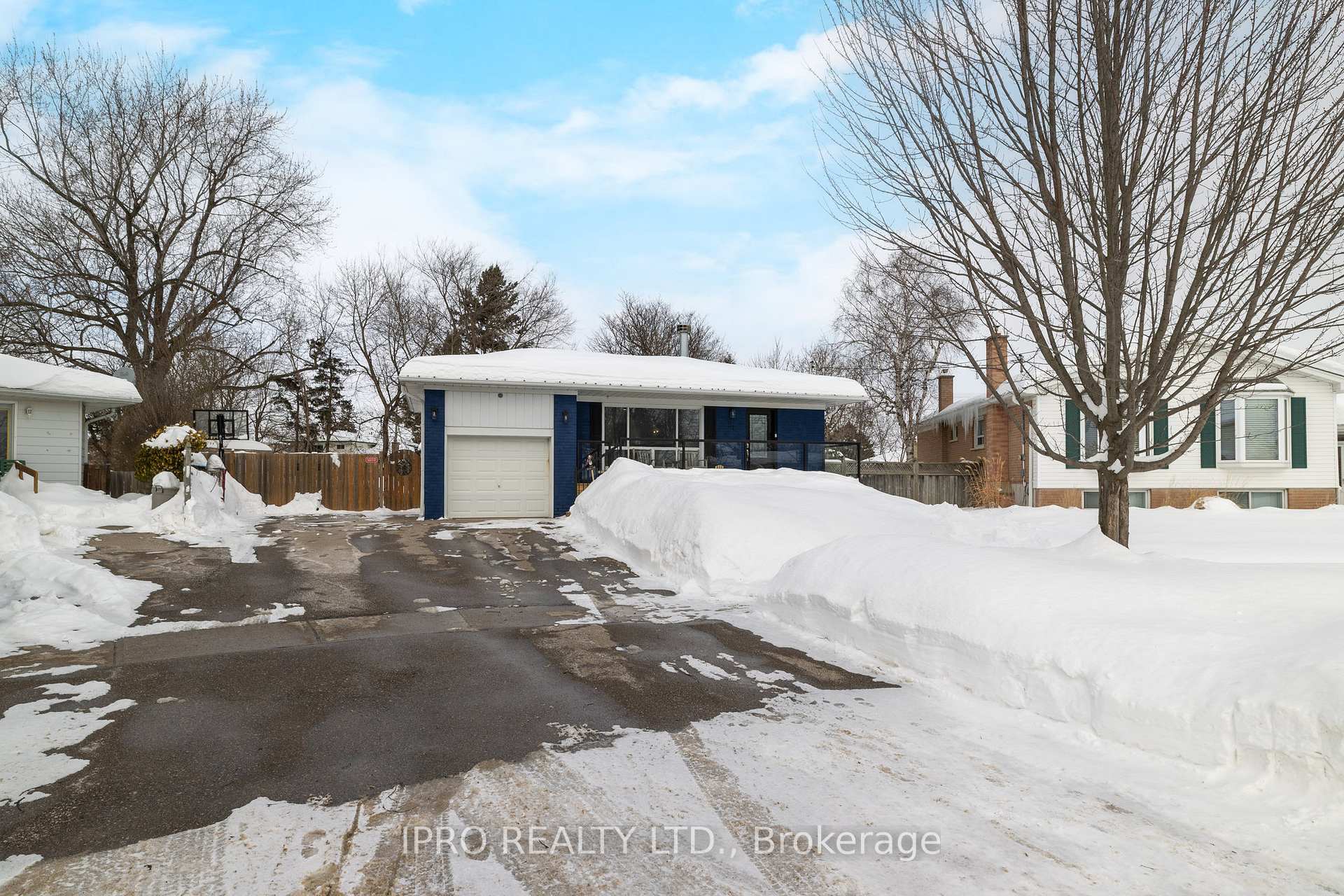 Photo 1 of 51 Stockman Crescent, Halton Hills, Georgetown — HOMEH