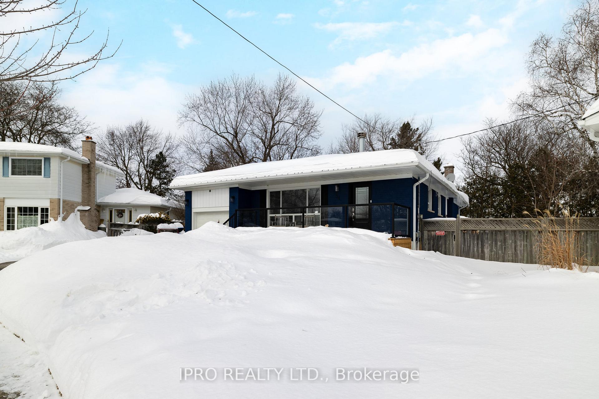 Photo 3 of 51 Stockman Crescent, Halton Hills, Georgetown — HOMEH