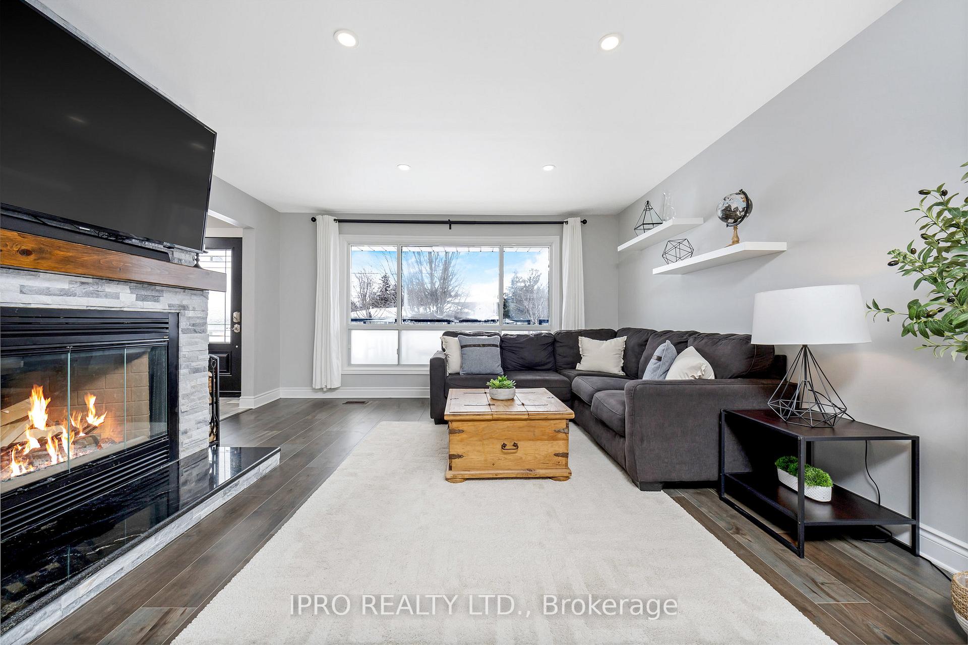 Photo 10 of 51 Stockman Crescent, Halton Hills, Georgetown — HOMEH