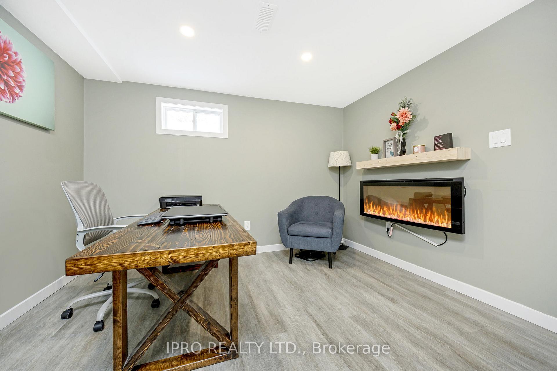 Photo 33 of 51 Stockman Crescent, Halton Hills, Georgetown — HOMEH