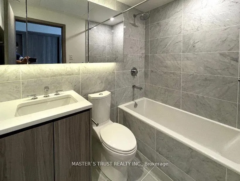 Photo 11 of Unit 2005, 95 McMahon Drive, North York, Bayview Village — HOMEH