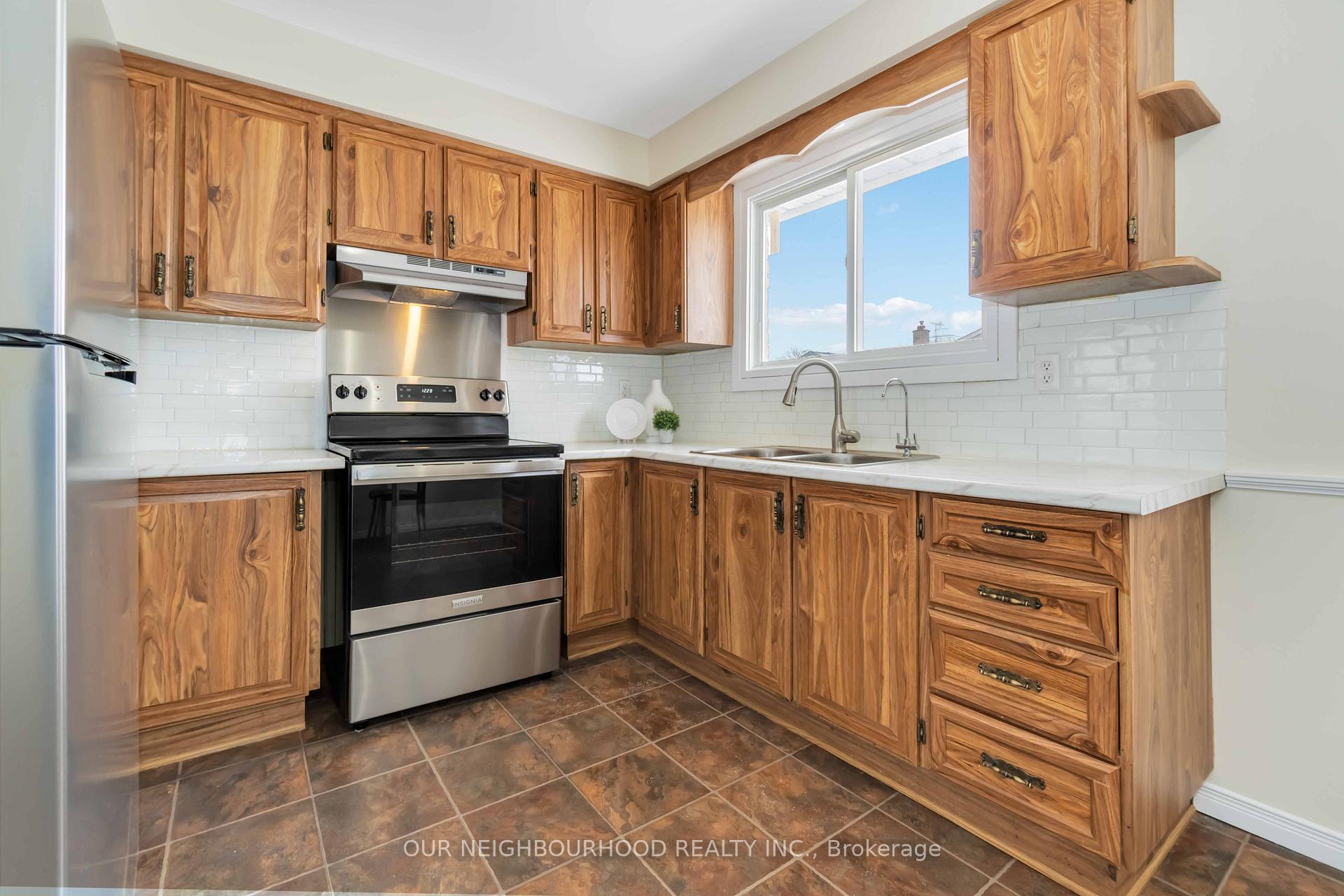 Photo 15 of 1255 Dunbar Road, Cambridge — HOMEH