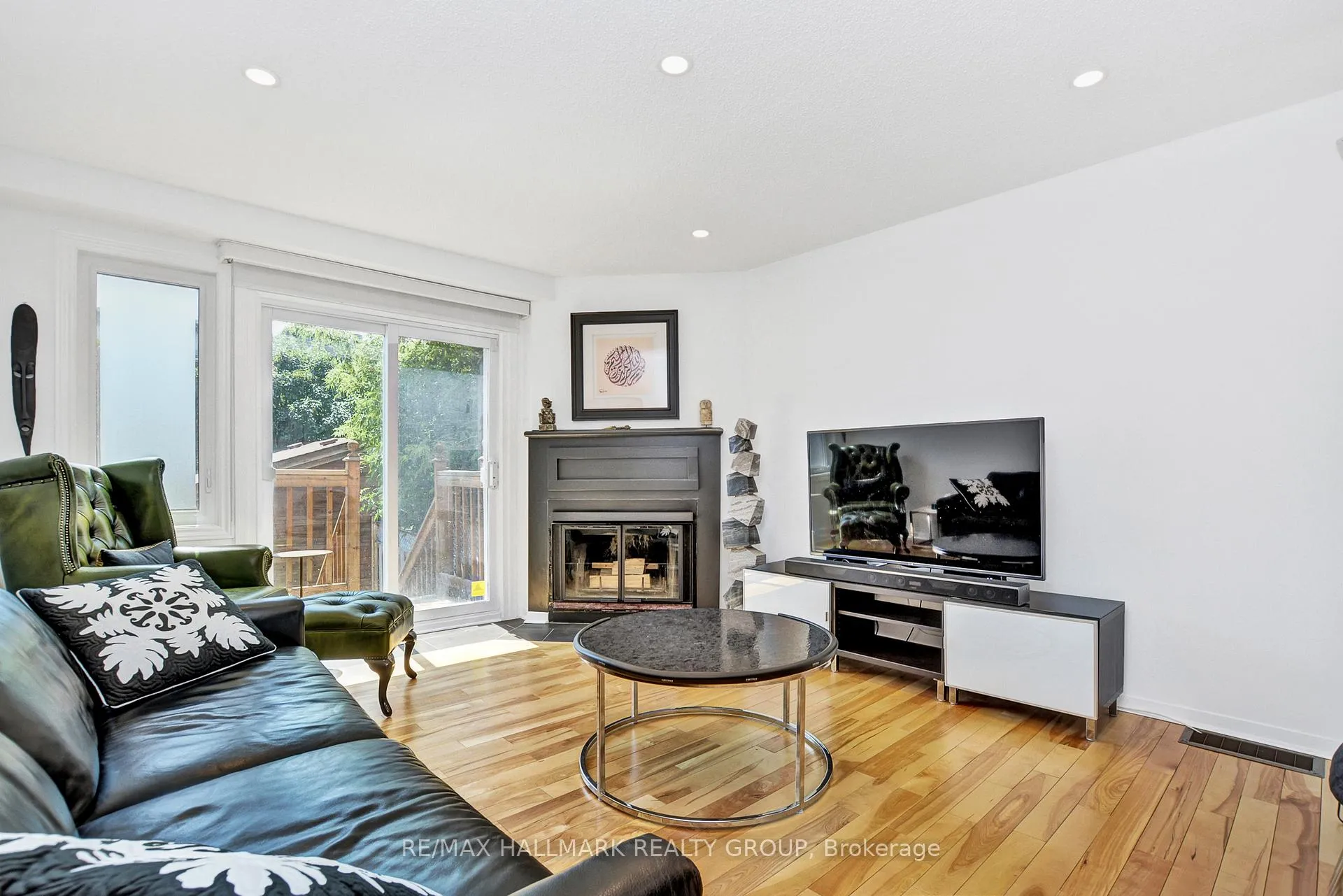 Photo 6 of 256 Bruyere Street, Ottawa, Lower Town — HOMEH