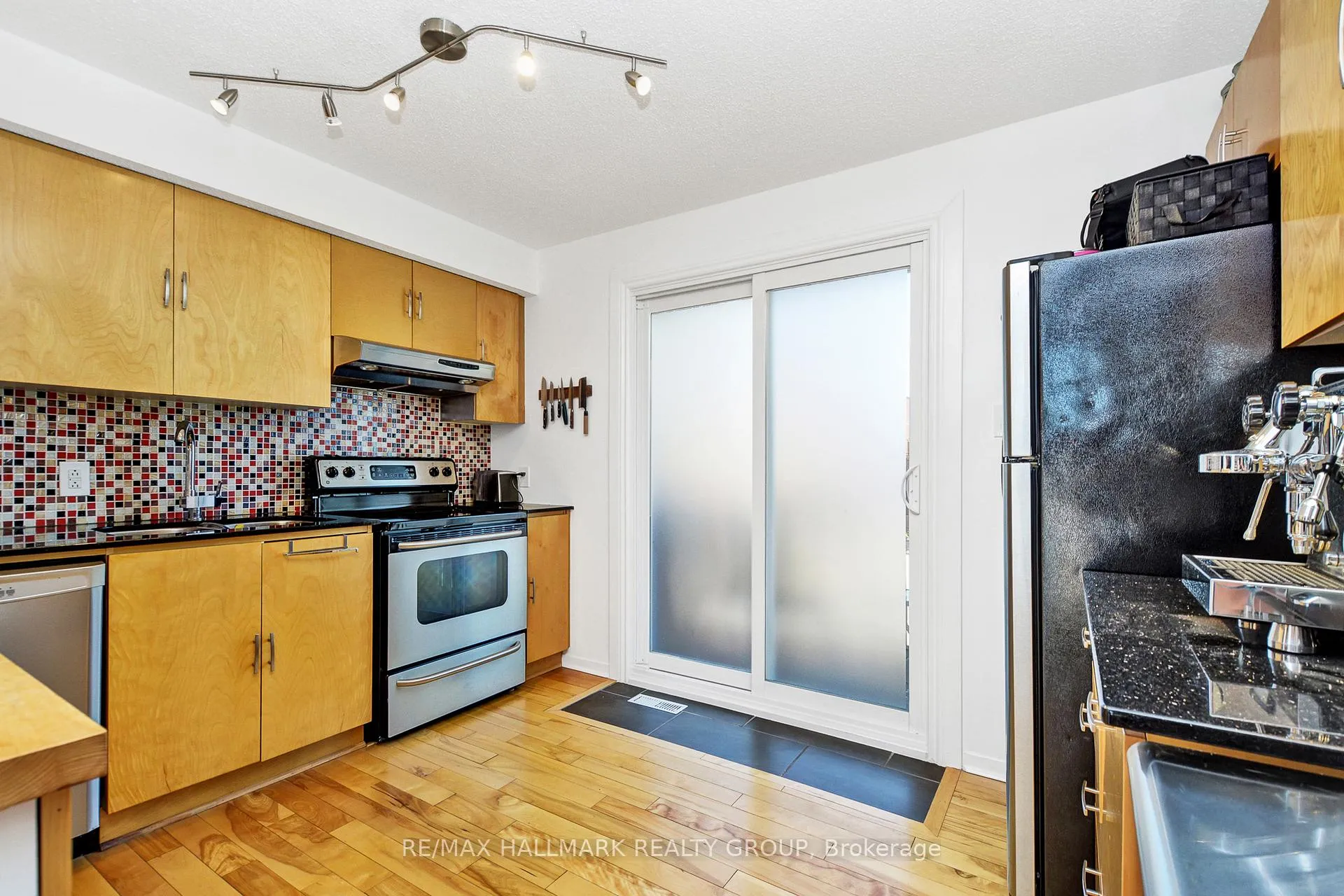 Photo 13 of 256 Bruyere Street, Ottawa, Lower Town — HOMEH