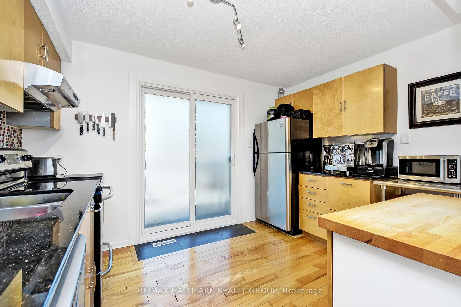 Photo 15 of 256 Bruyere Street, Ottawa, Lower Town — HOMEH