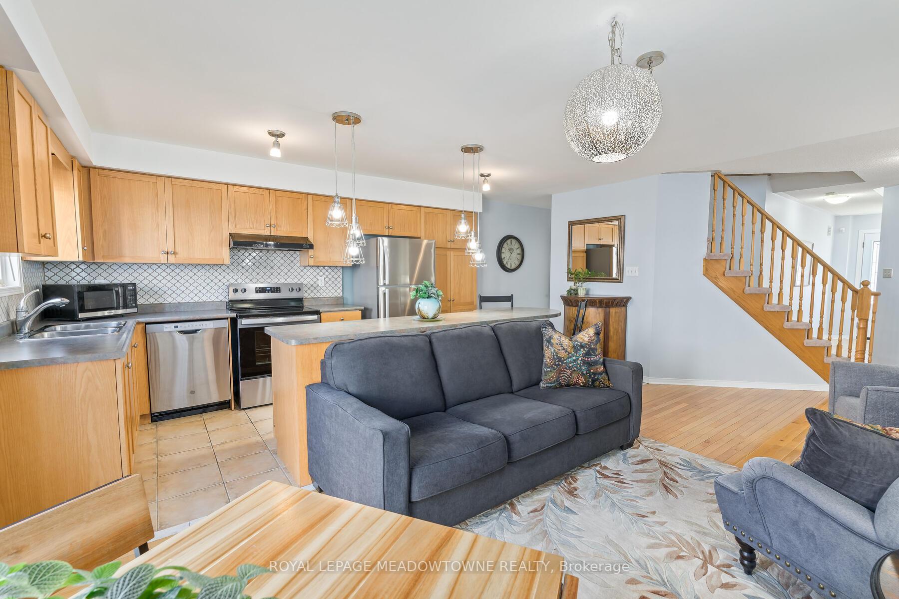 Photo 11 of 53 Bradley Drive, Halton Hills, Georgetown — HOMEH