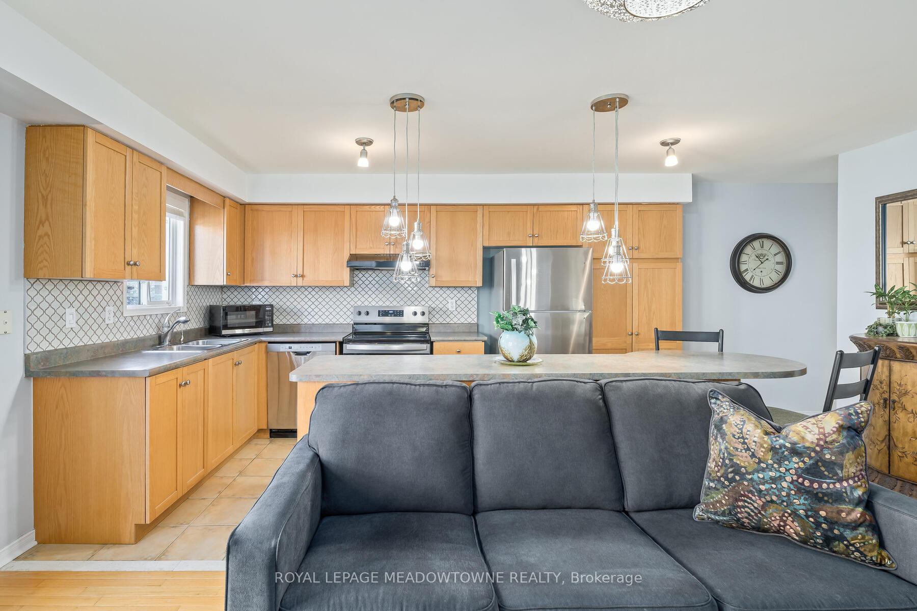 Photo 12 of 53 Bradley Drive, Halton Hills, Georgetown — HOMEH