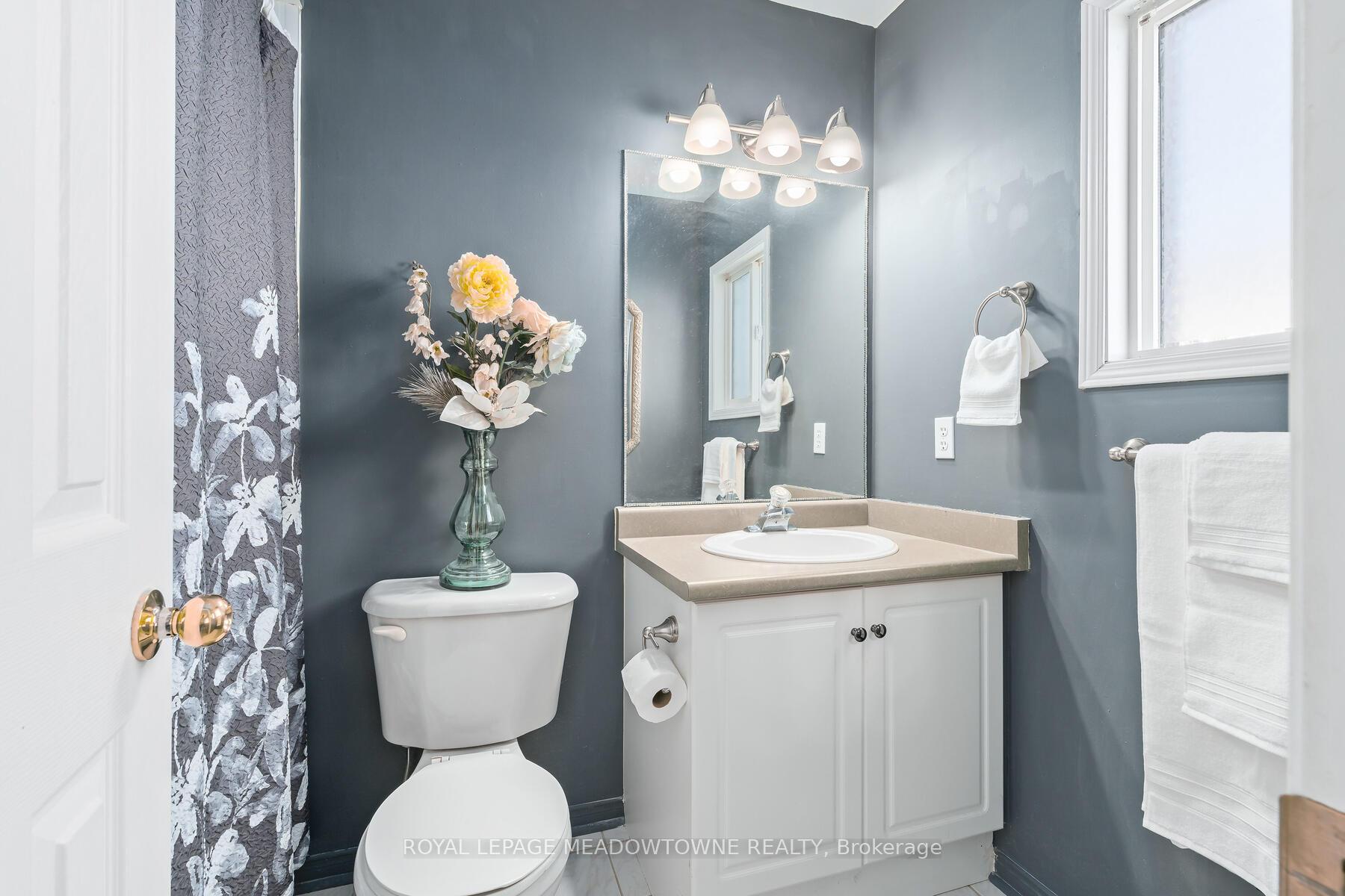 Photo 25 of 53 Bradley Drive, Halton Hills, Georgetown — HOMEH