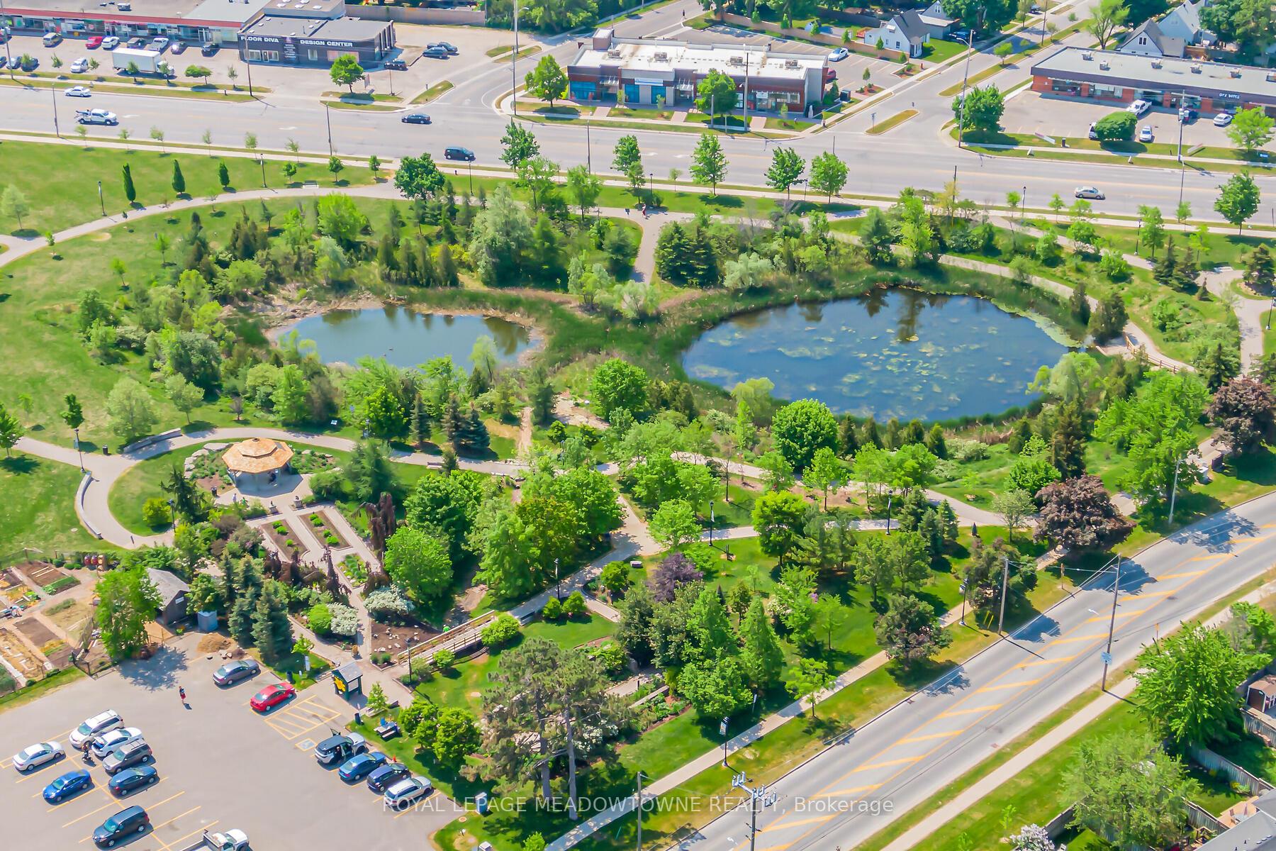 Photo 38 of 53 Bradley Drive, Halton Hills, Georgetown — HOMEH