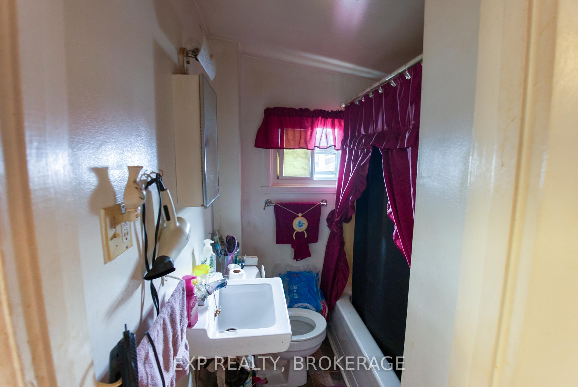 Photo 7 of 116ABC McCONNELL Avenue, Cornwall — HOMEH