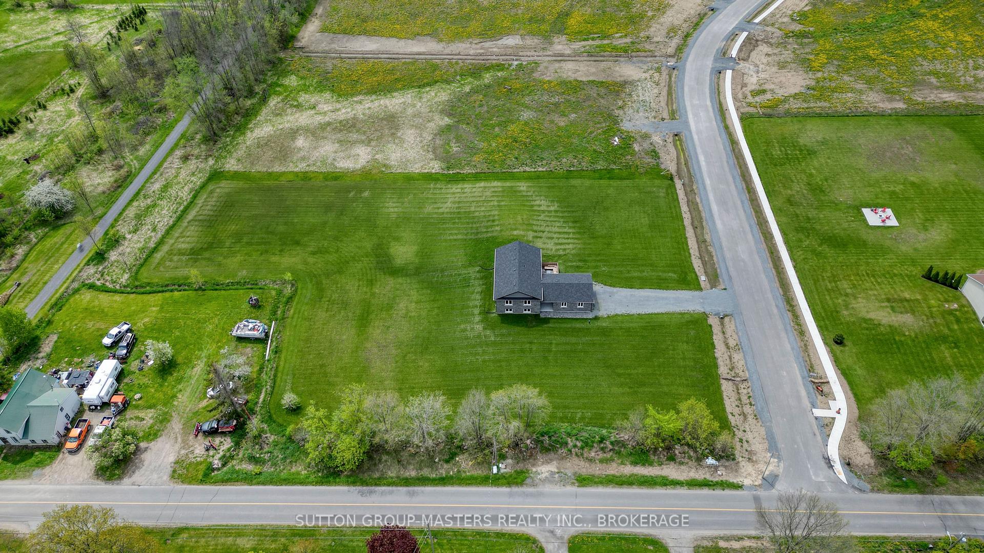 Photo 2 of 101 Bittersweet Drive S, Frontenac, Frontenac South — HOMEH
