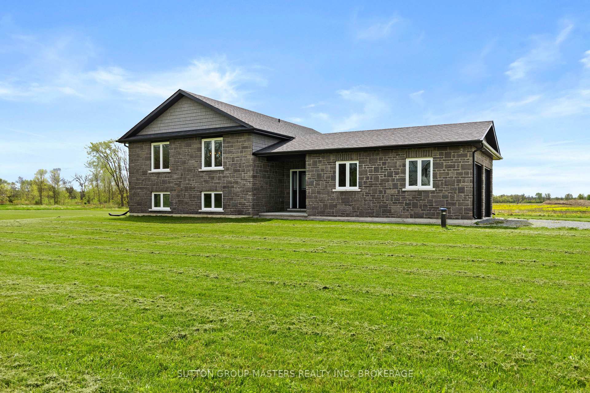 Photo 10 of 101 Bittersweet Drive S, Frontenac, Frontenac South — HOMEH