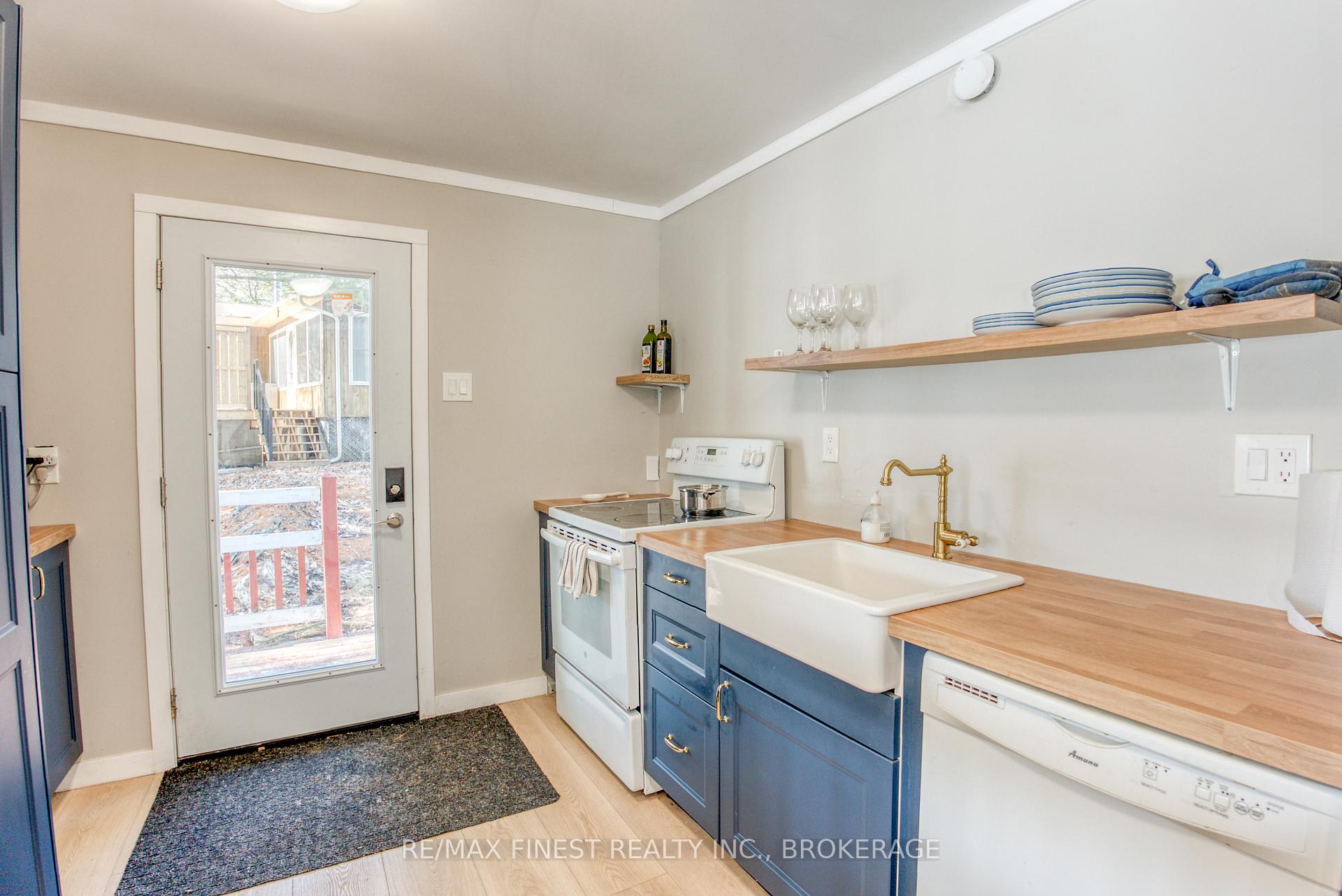Photo 13 of 1052 Turner Way, Frontenac, Frontenac Centre — HOMEH