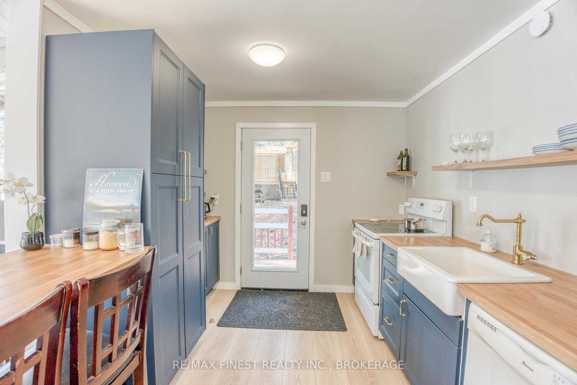 Photo 14 of 1052 Turner Way, Frontenac, Frontenac Centre — HOMEH