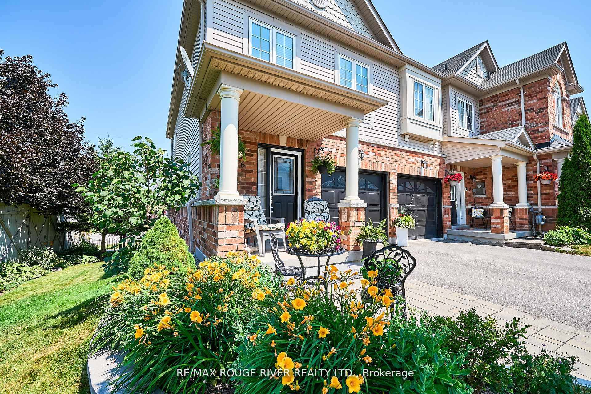 Photo 2 of 26 Lander Crescent, Clarington, Bowmanville — HOMEH