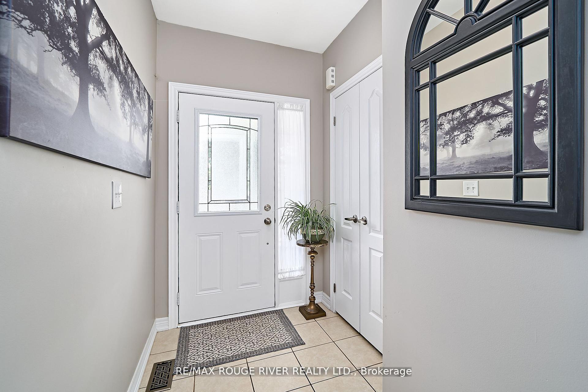 Photo 6 of 26 Lander Crescent, Clarington, Bowmanville — HOMEH