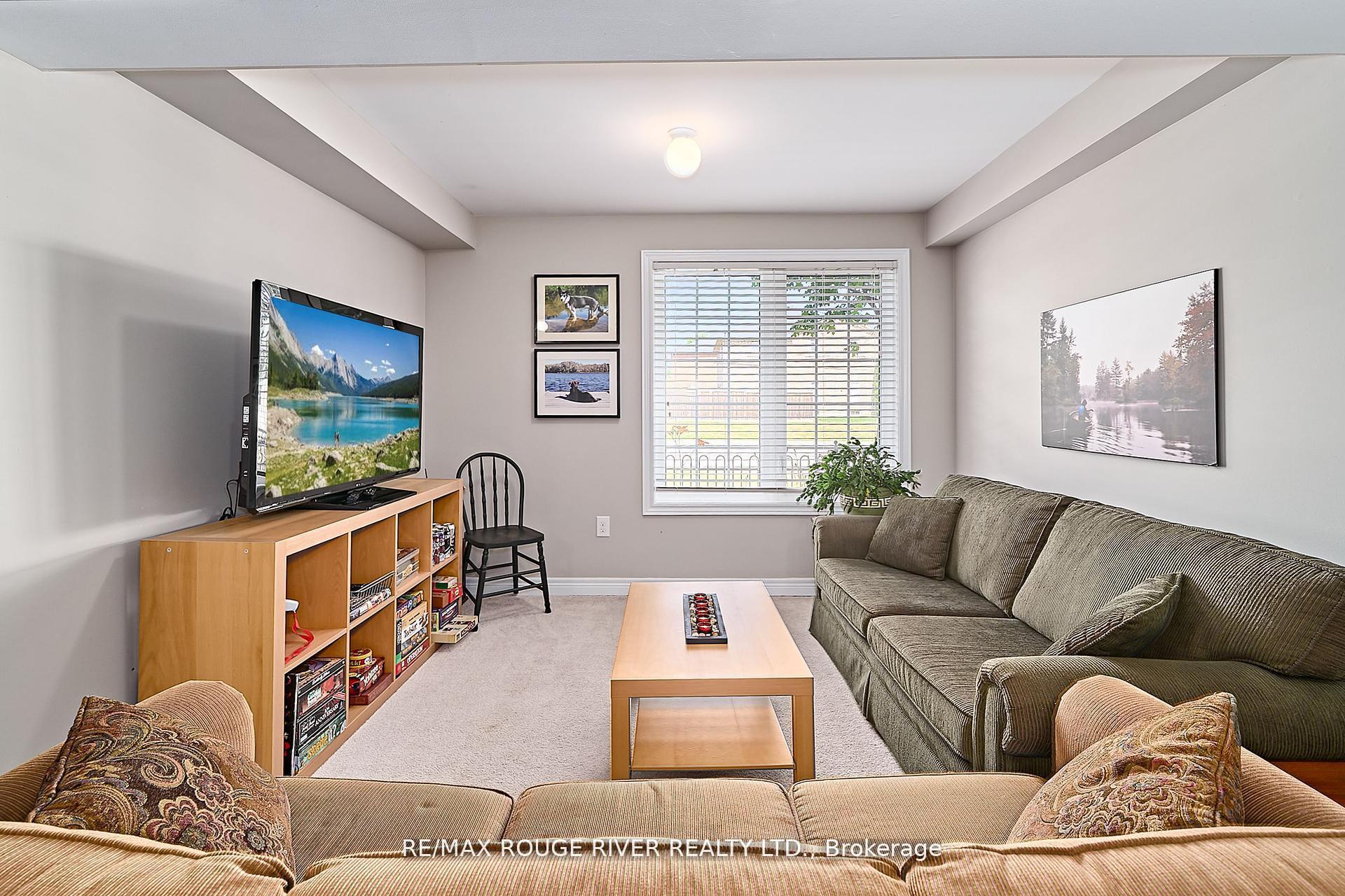 Photo 19 of 26 Lander Crescent, Clarington, Bowmanville — HOMEH