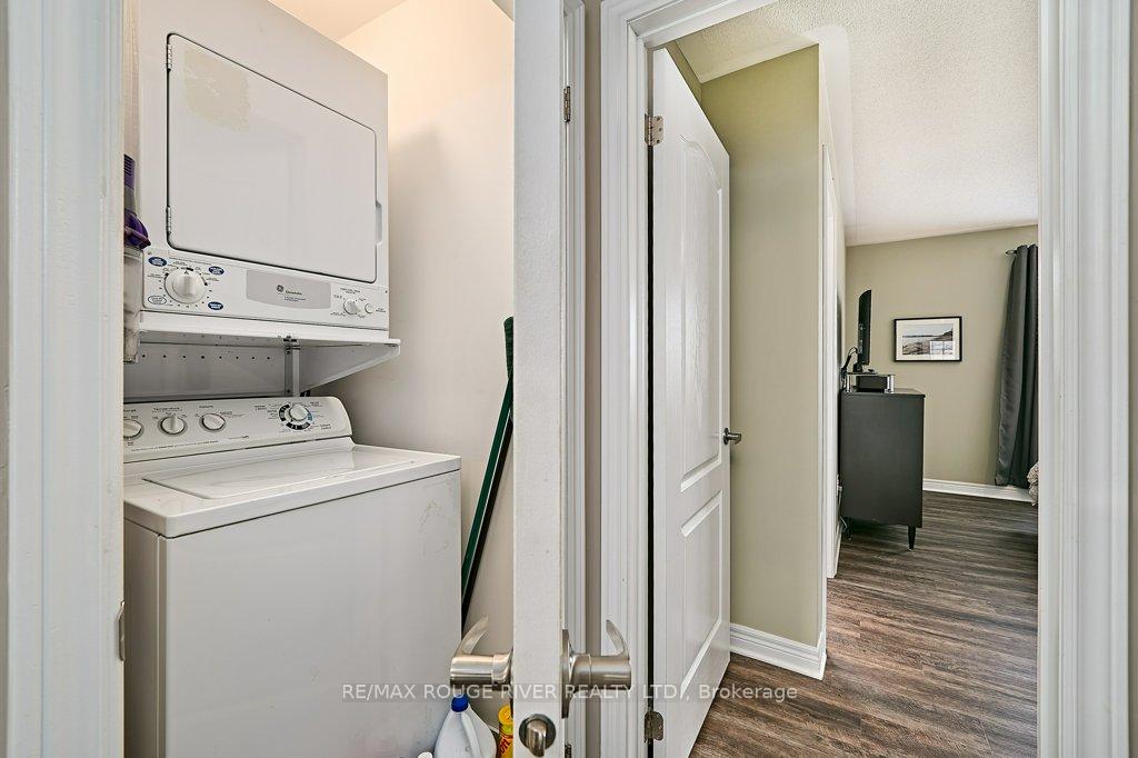 Photo 28 of 26 Lander Crescent, Clarington, Bowmanville — HOMEH