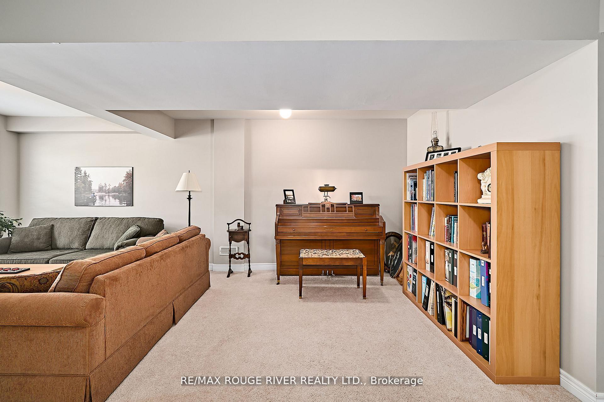Photo 34 of 26 Lander Crescent, Clarington, Bowmanville — HOMEH