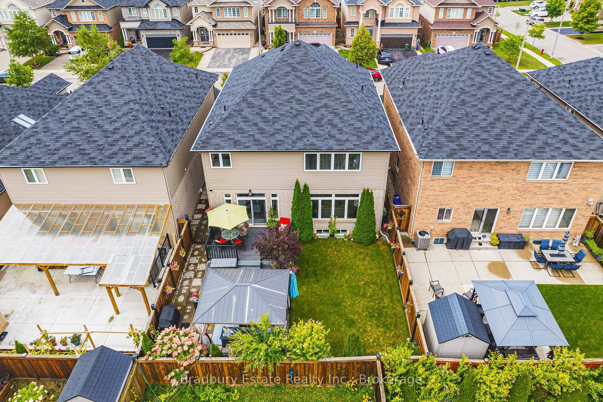 Photo 46 of 11 Weathering Heights, Hamilton, Stoney Creek Mountain — HOMEH