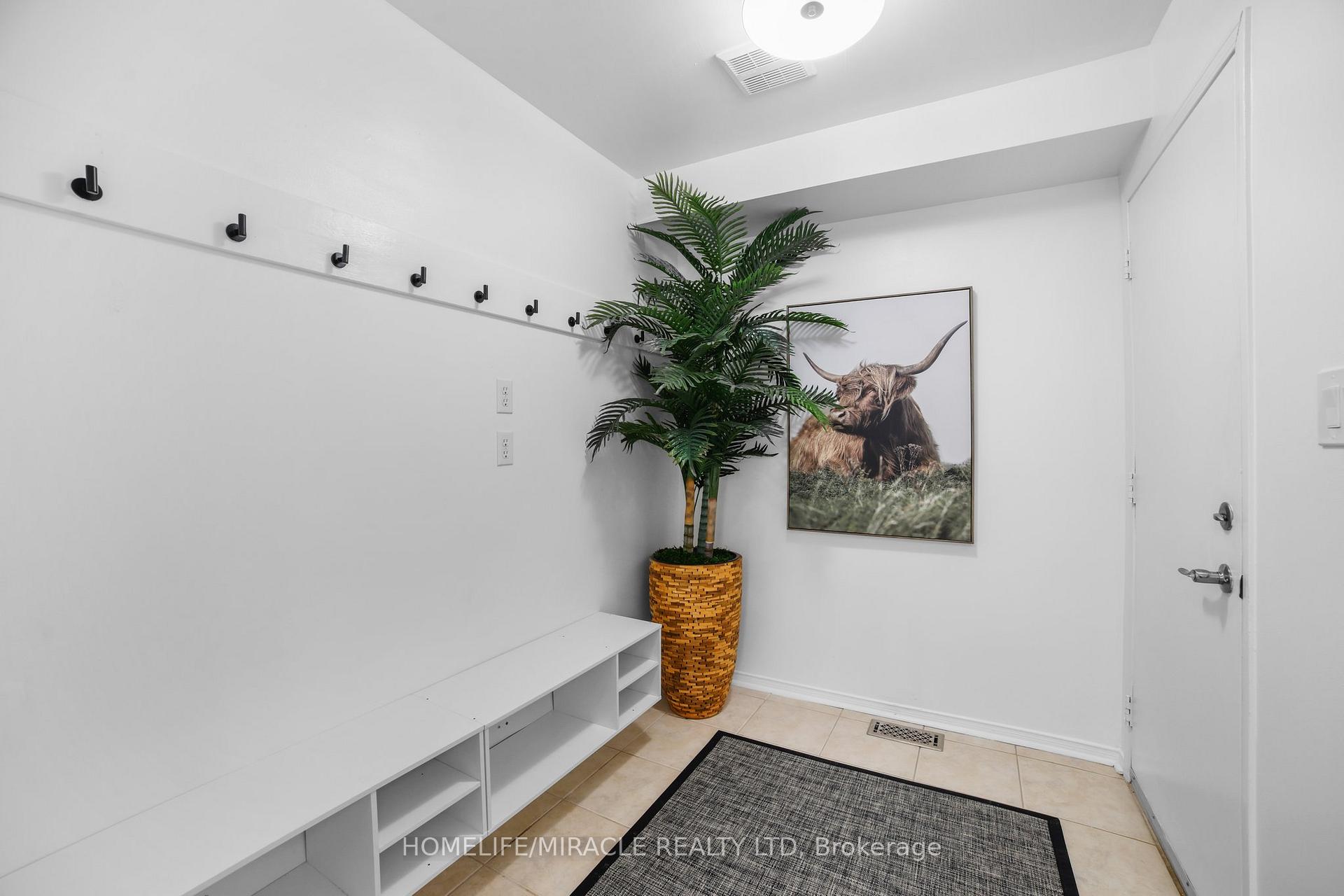 Photo 4 of 139 Langlaw Drive, Cambridge — HOMEH