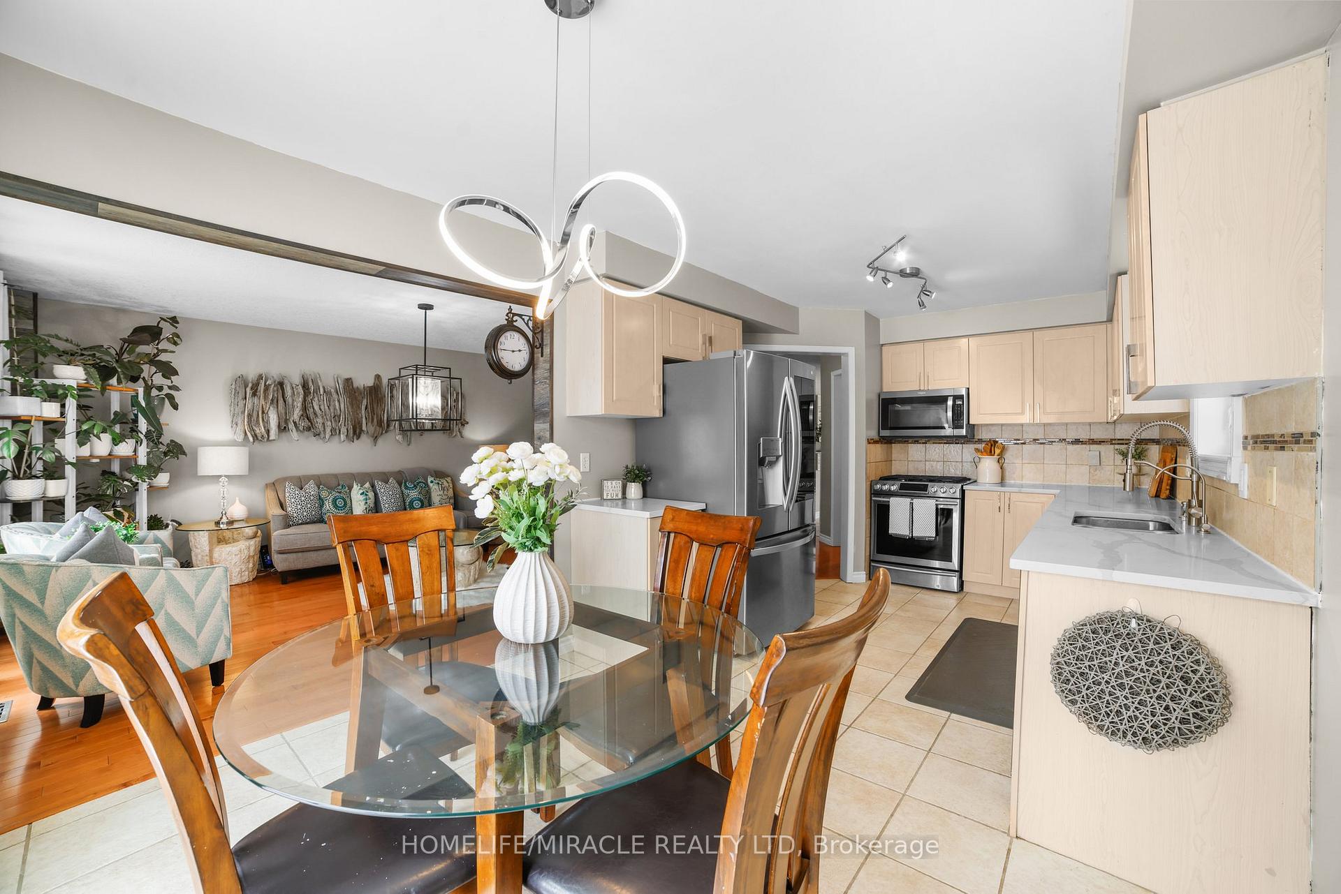 Photo 12 of 139 Langlaw Drive, Cambridge — HOMEH