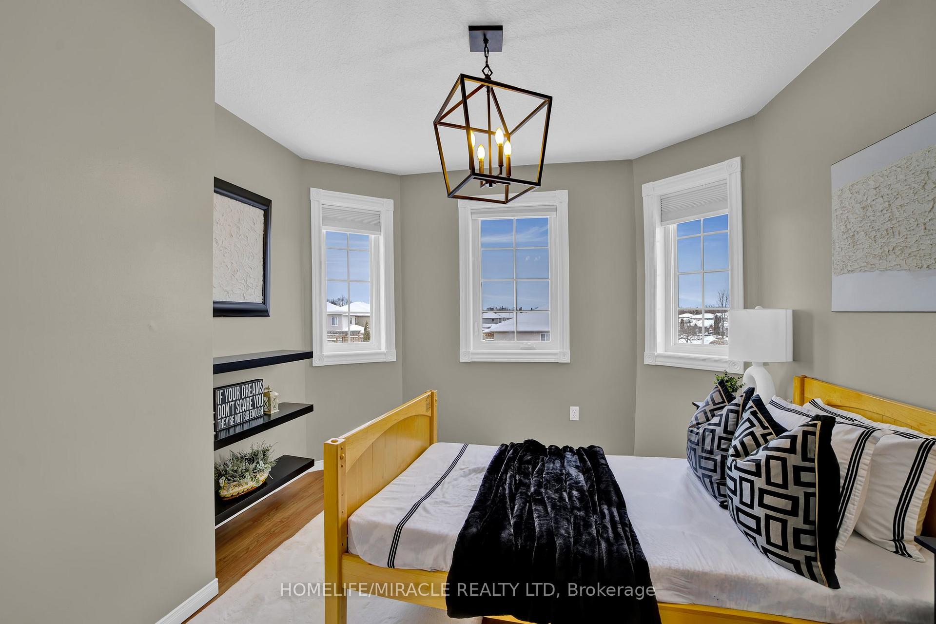 Photo 20 of 139 Langlaw Drive, Cambridge — HOMEH