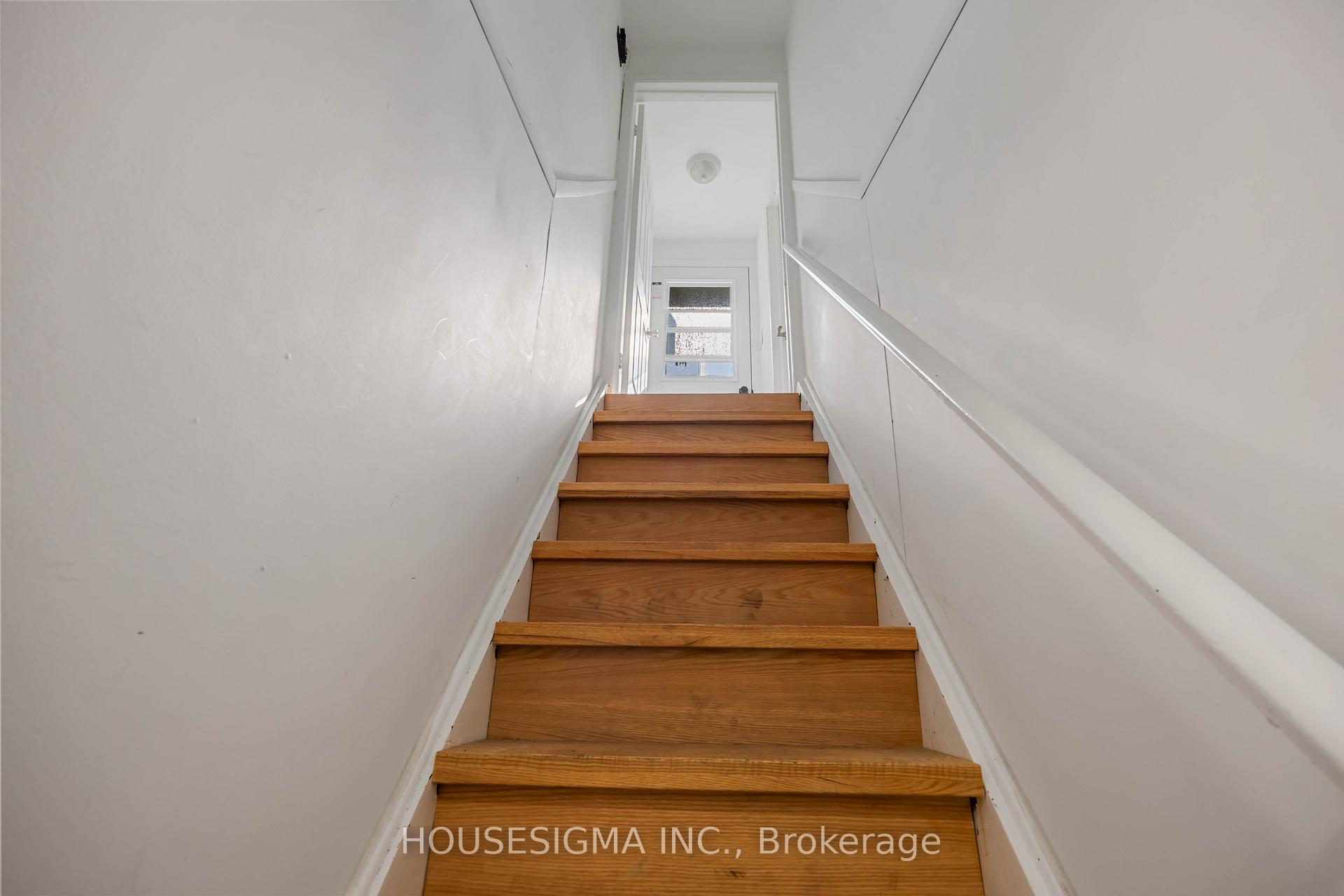 Photo 2 of 141 Orchard Heights Boulevard, Aurora, Aurora Heights — HOMEH