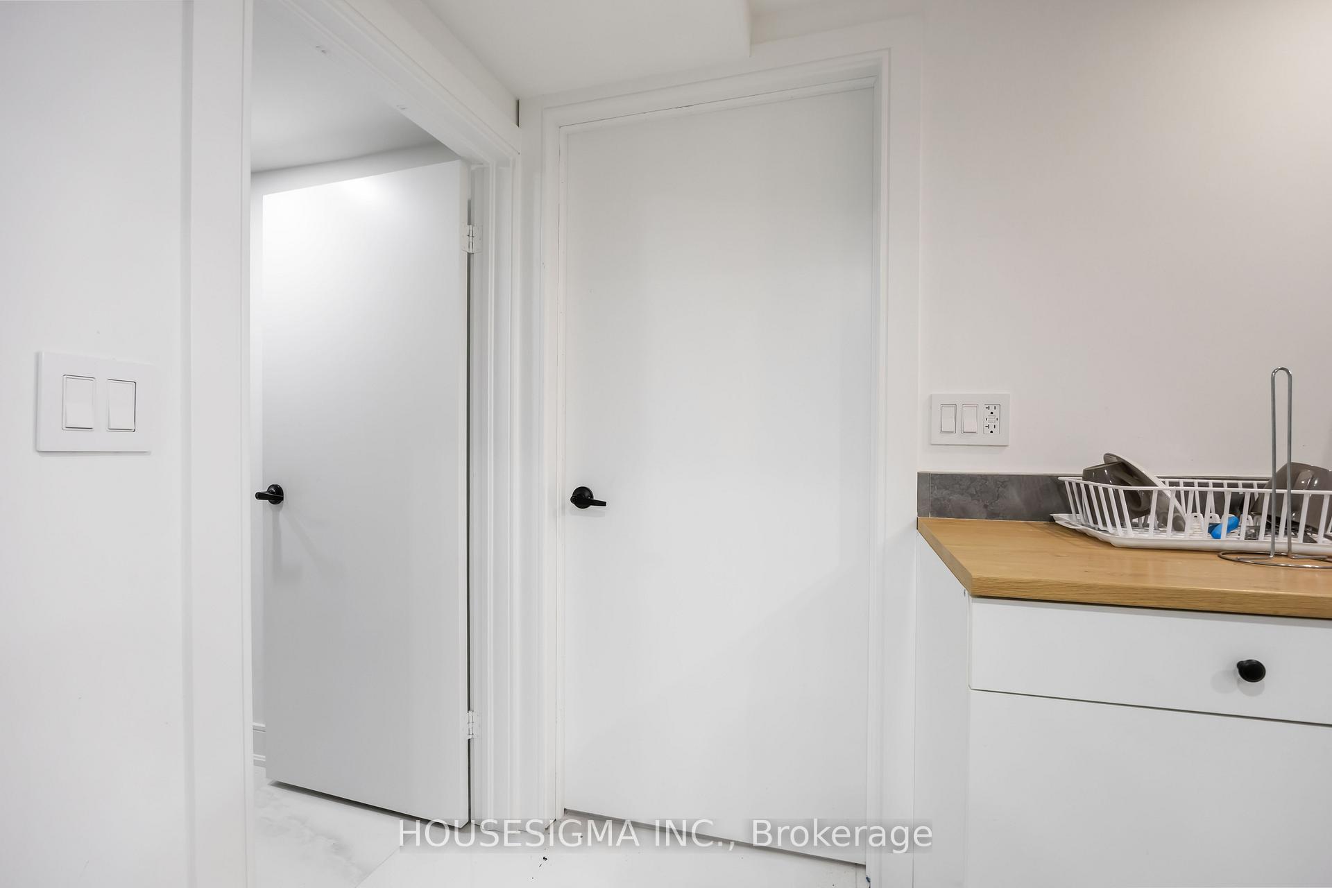 Photo 3 of 141 Orchard Heights Boulevard, Aurora, Aurora Heights — HOMEH