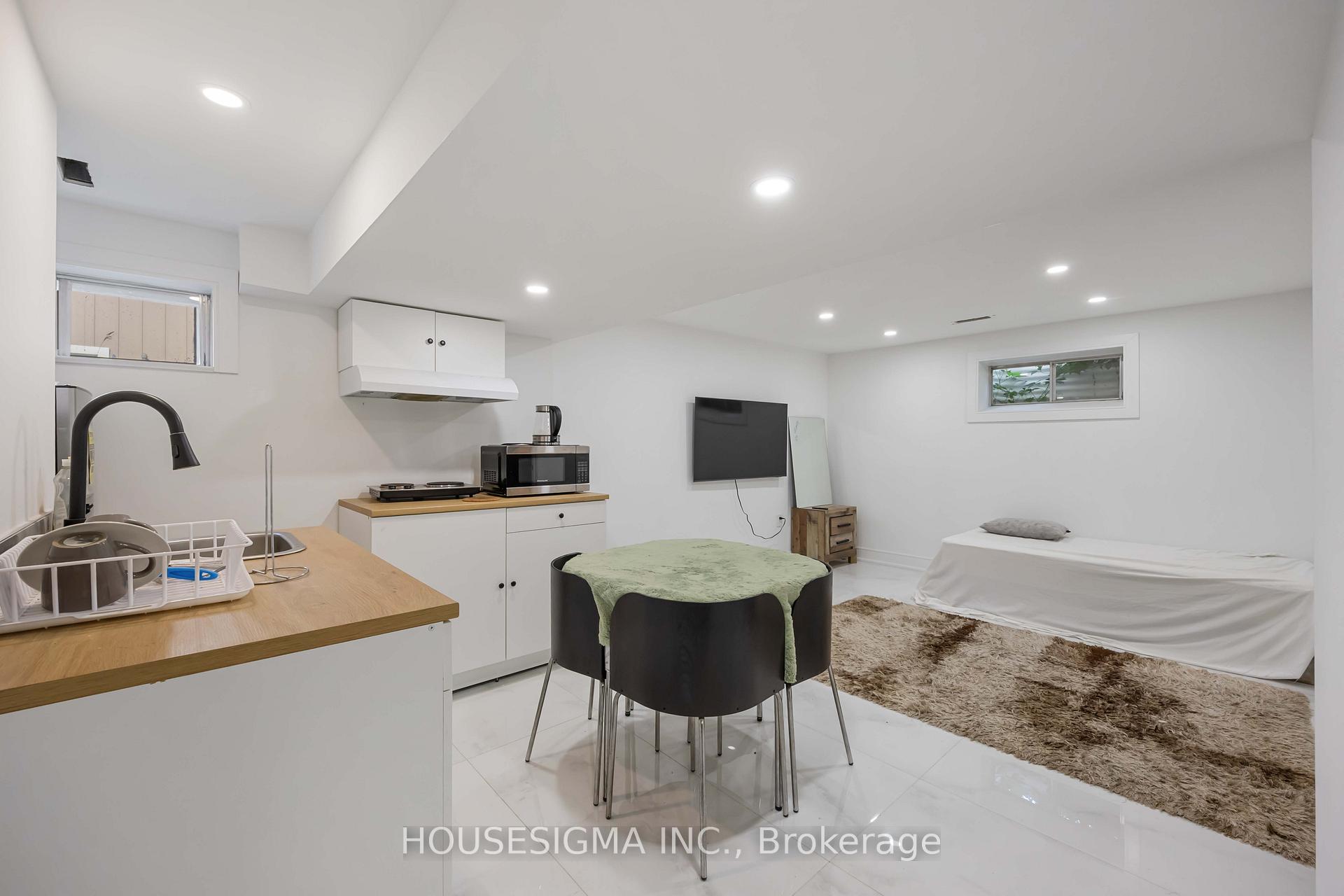 Photo 9 of 141 Orchard Heights Boulevard, Aurora, Aurora Heights — HOMEH