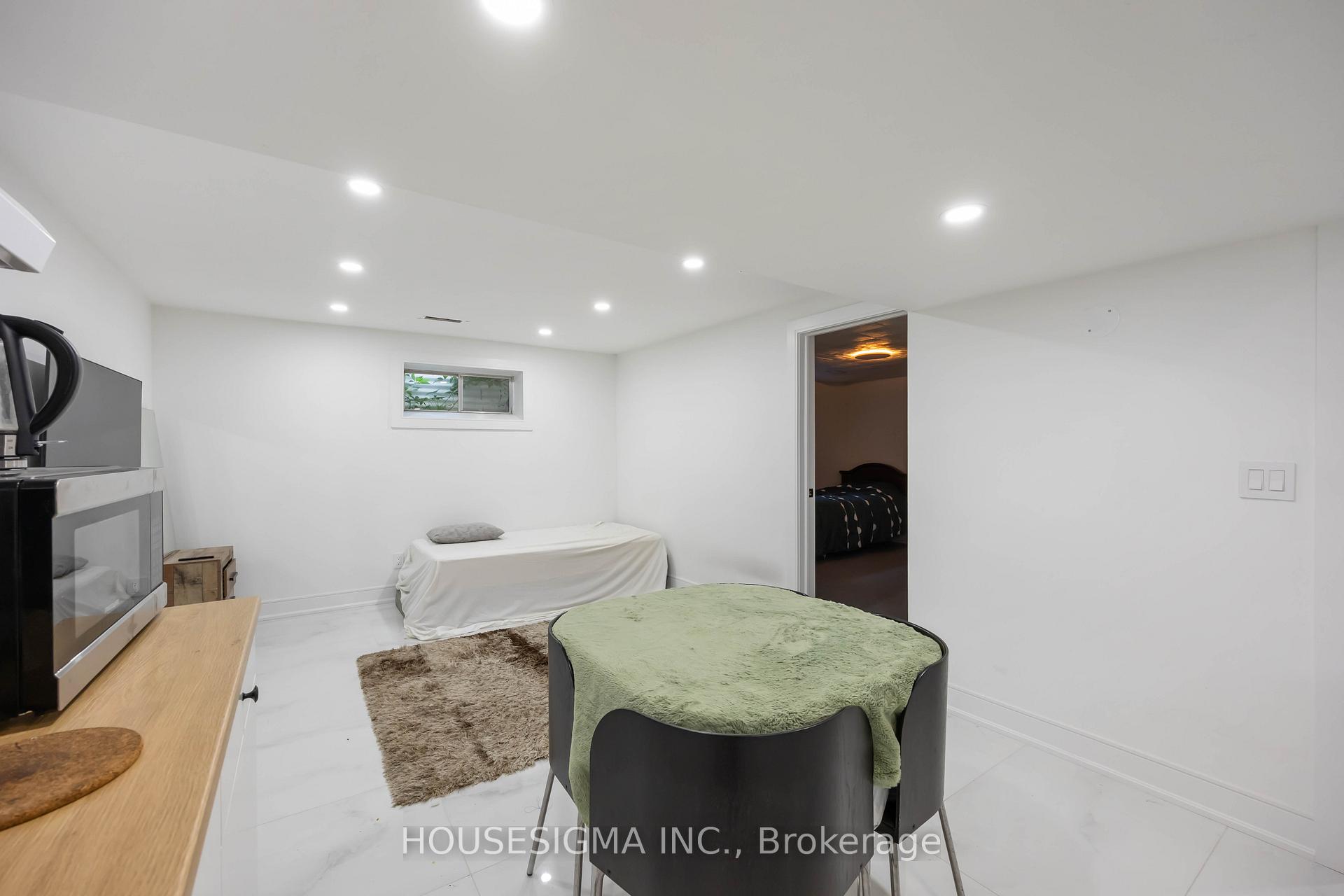 Photo 5 of 141 Orchard Heights Boulevard, Aurora, Aurora Heights — HOMEH