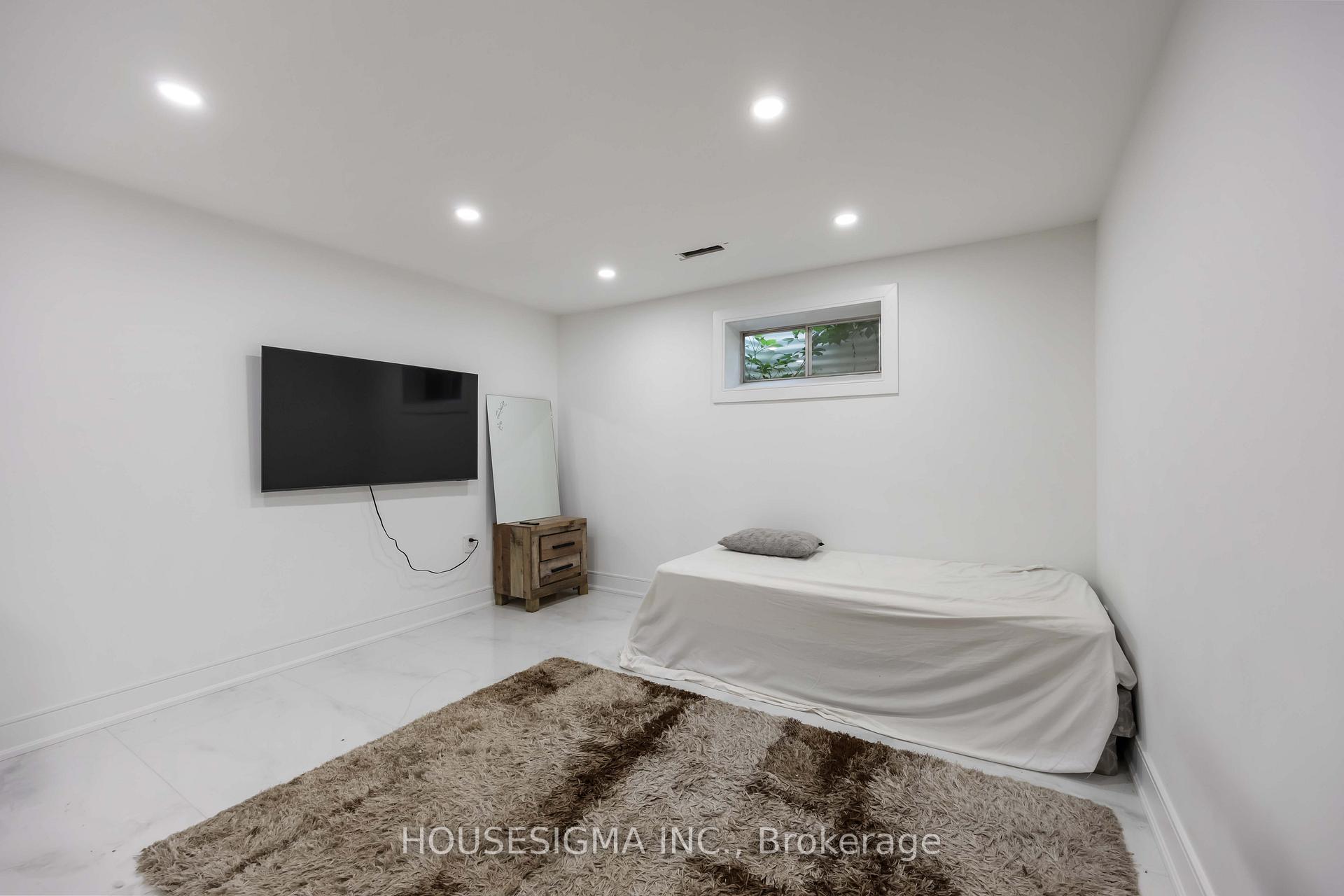 Photo 10 of 141 Orchard Heights Boulevard, Aurora, Aurora Heights — HOMEH