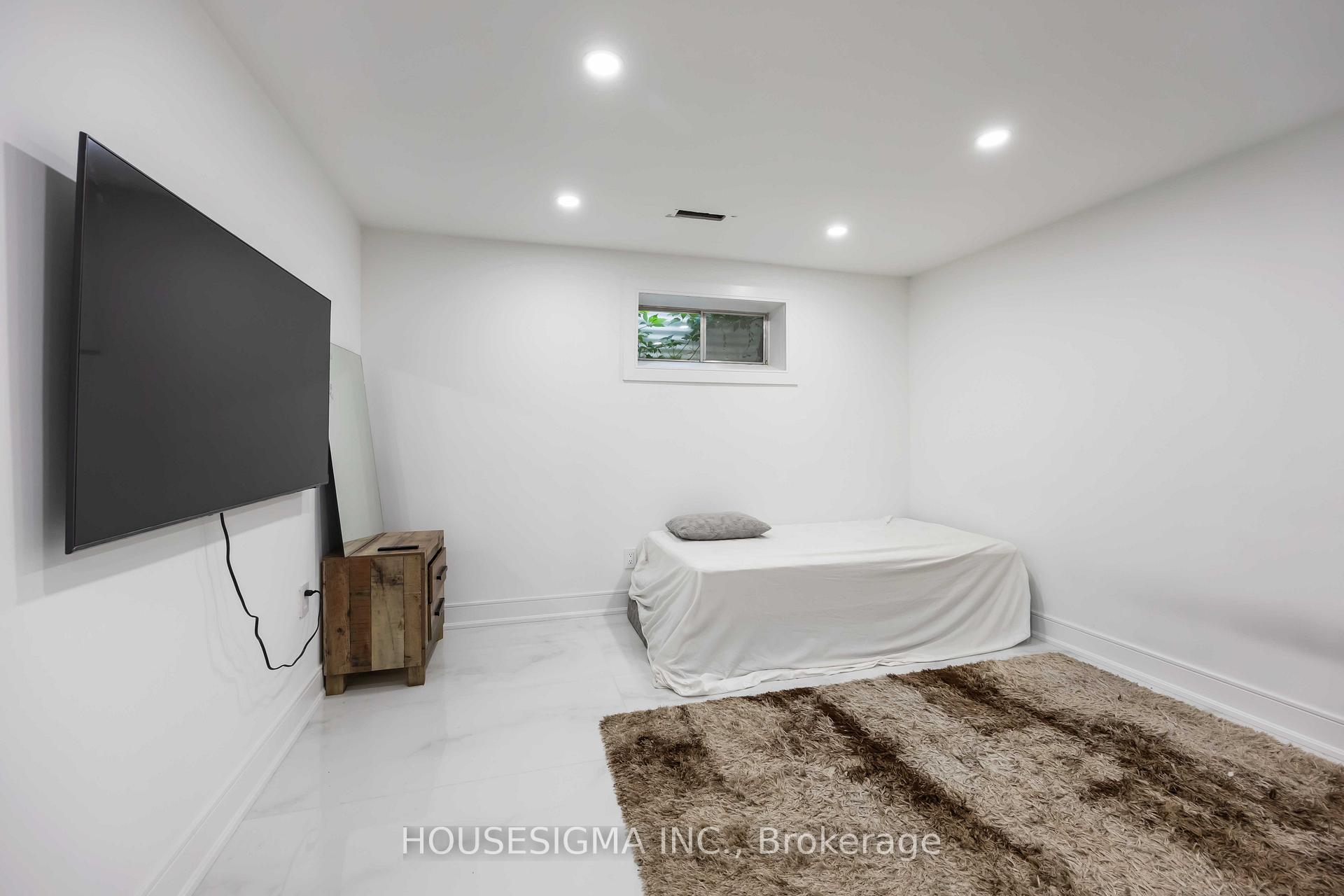 Photo 13 of 141 Orchard Heights Boulevard, Aurora, Aurora Heights — HOMEH