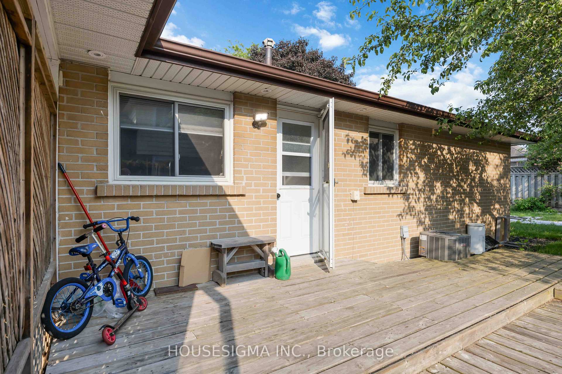 Photo 21 of 141 Orchard Heights Boulevard, Aurora, Aurora Heights — HOMEH