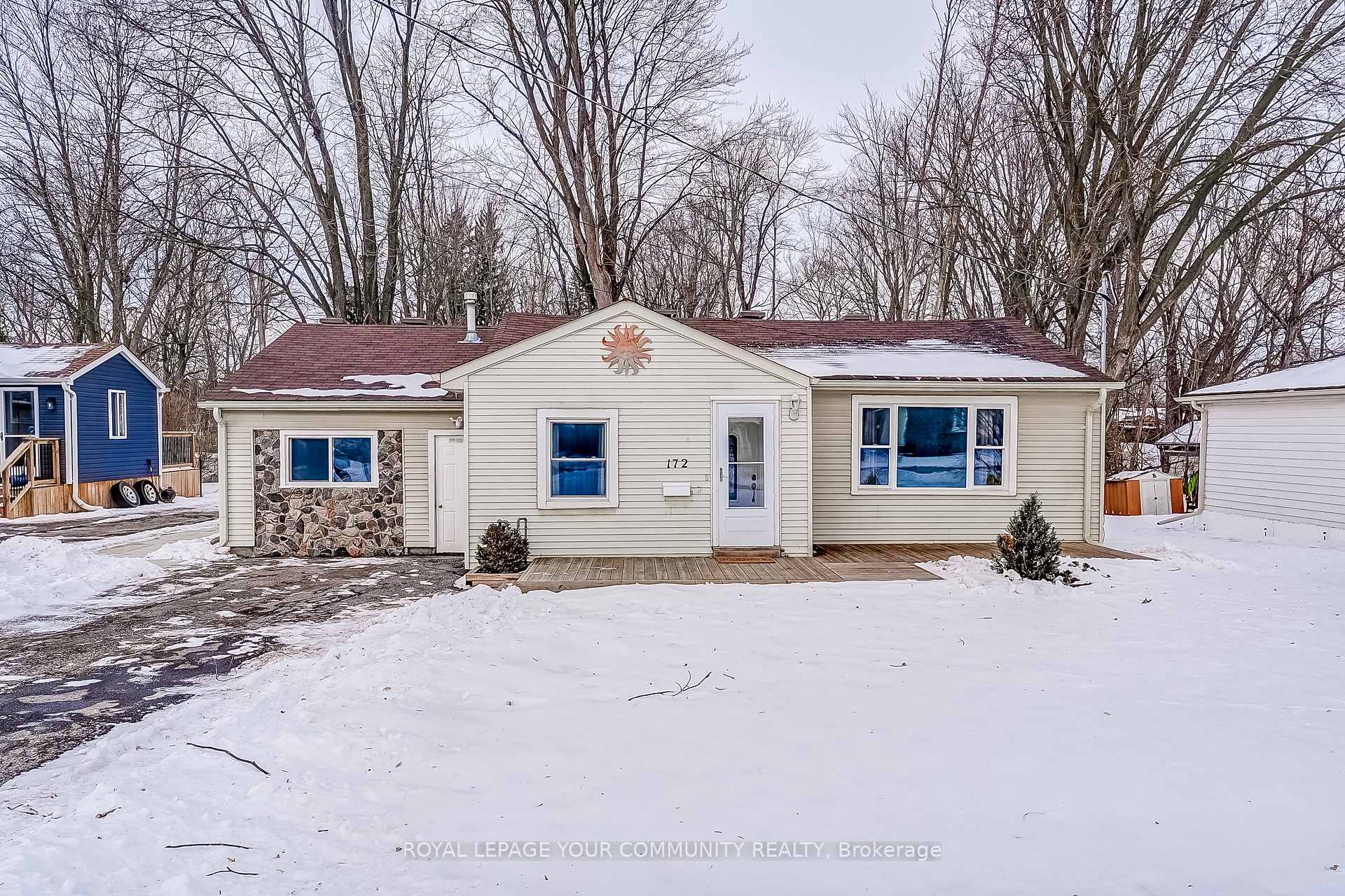 Photo 4 of 172 Pleasant Boulevard, Georgina, Keswick South — HOMEH