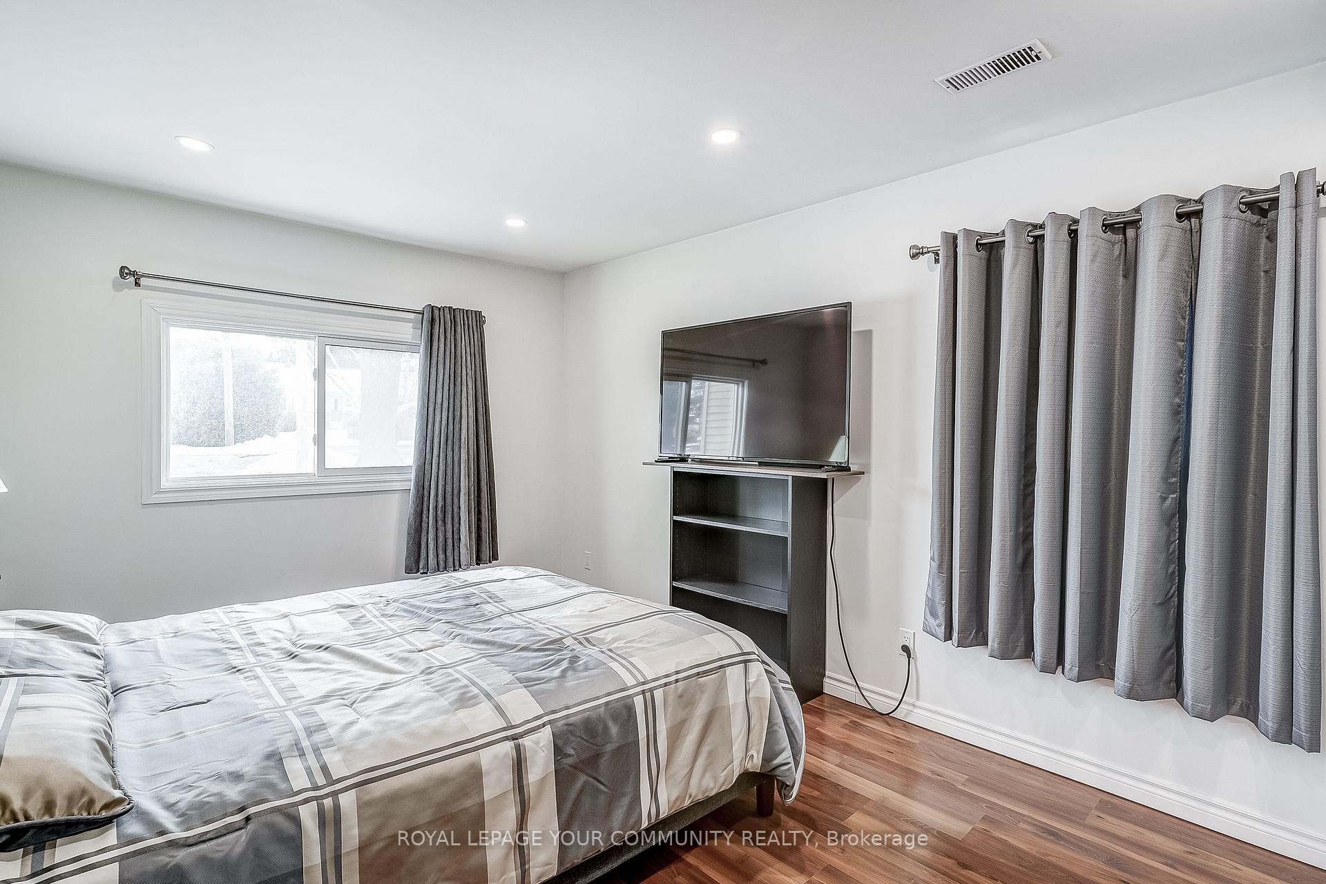 Photo 23 of 172 Pleasant Boulevard, Georgina, Keswick South — HOMEH