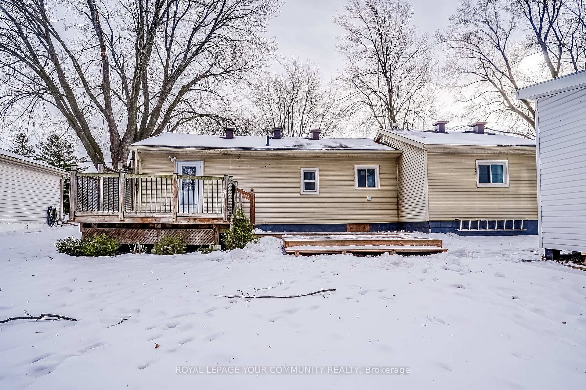 Photo 32 of 172 Pleasant Boulevard, Georgina, Keswick South — HOMEH