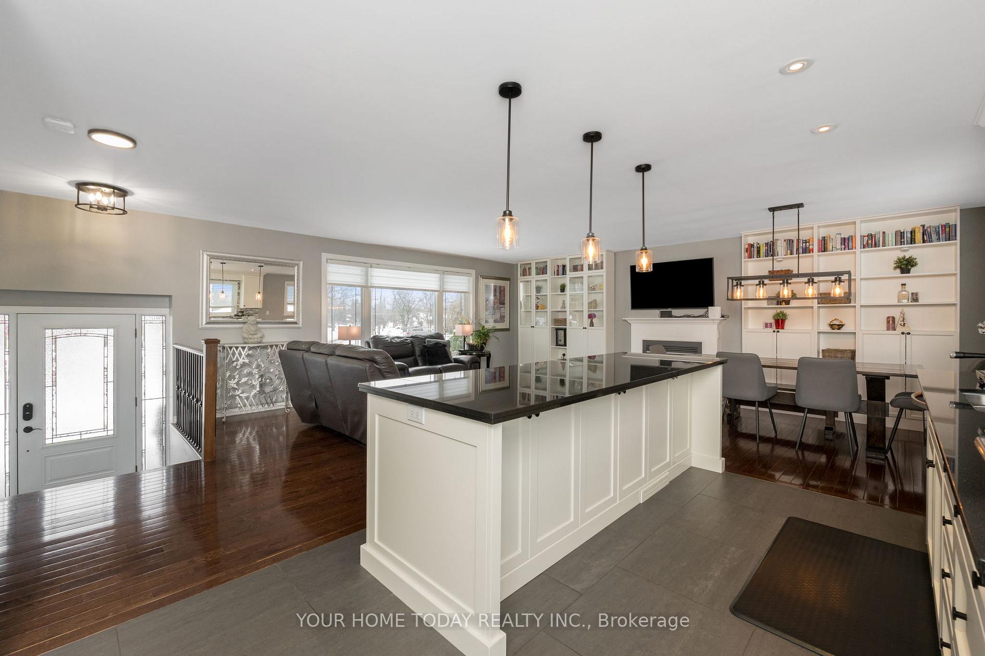 Photo 12 of 68 Marilyn Crescent, Halton Hills, Georgetown — HOMEH