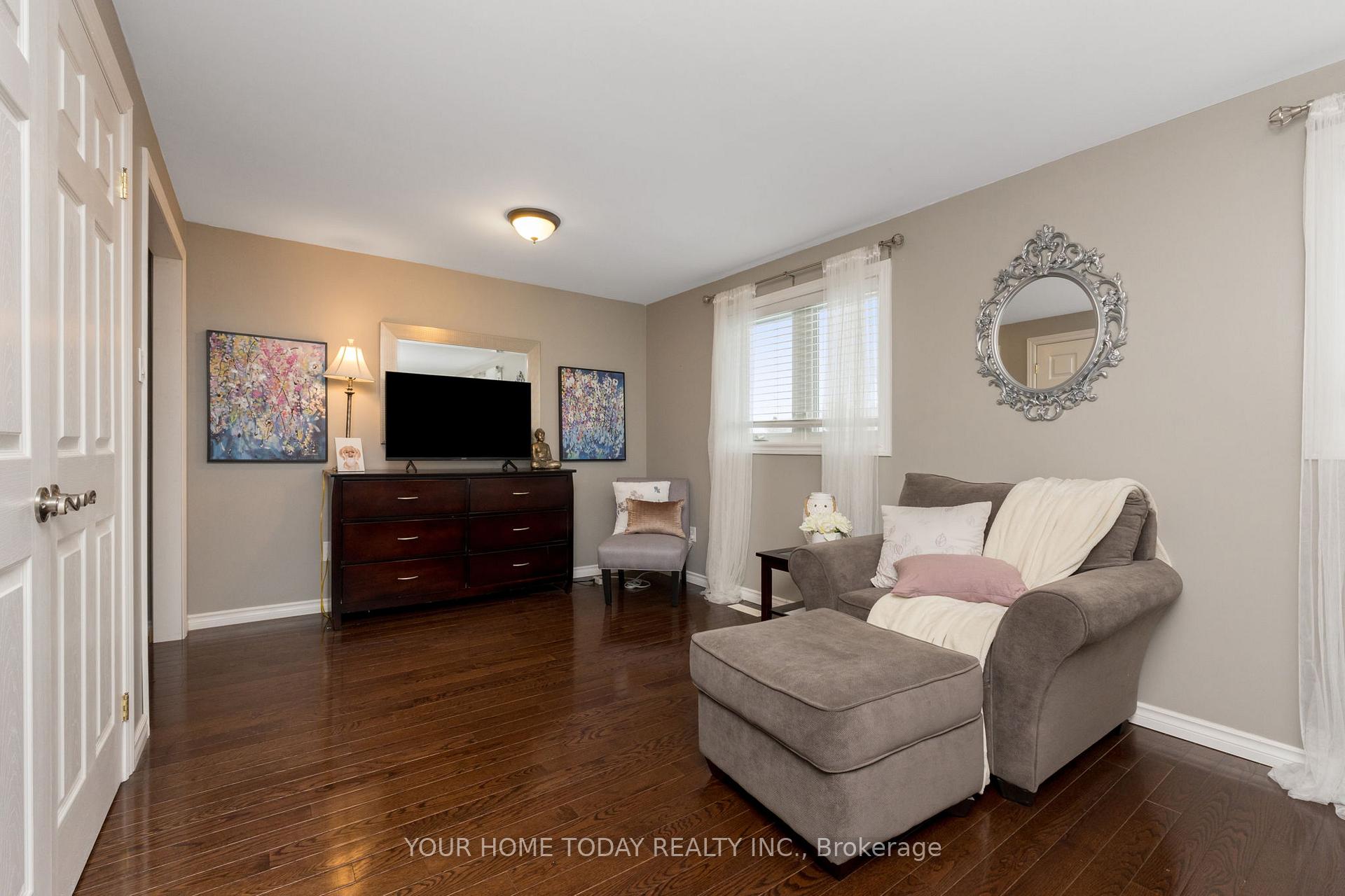 Photo 17 of 68 Marilyn Crescent, Halton Hills, Georgetown — HOMEH