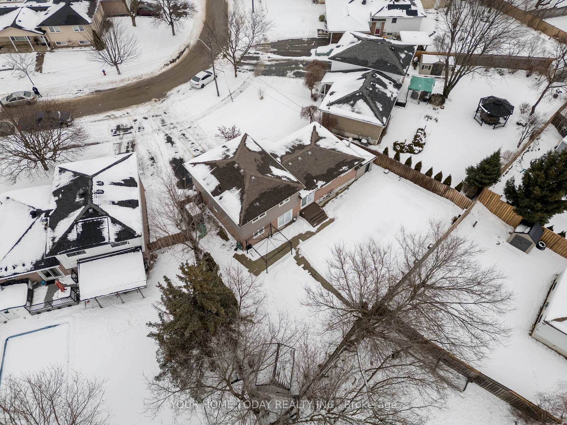 Photo 41 of 68 Marilyn Crescent, Halton Hills, Georgetown — HOMEH
