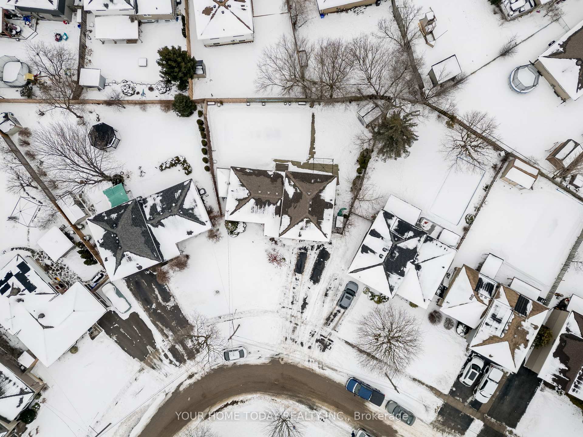 Photo 42 of 68 Marilyn Crescent, Halton Hills, Georgetown — HOMEH