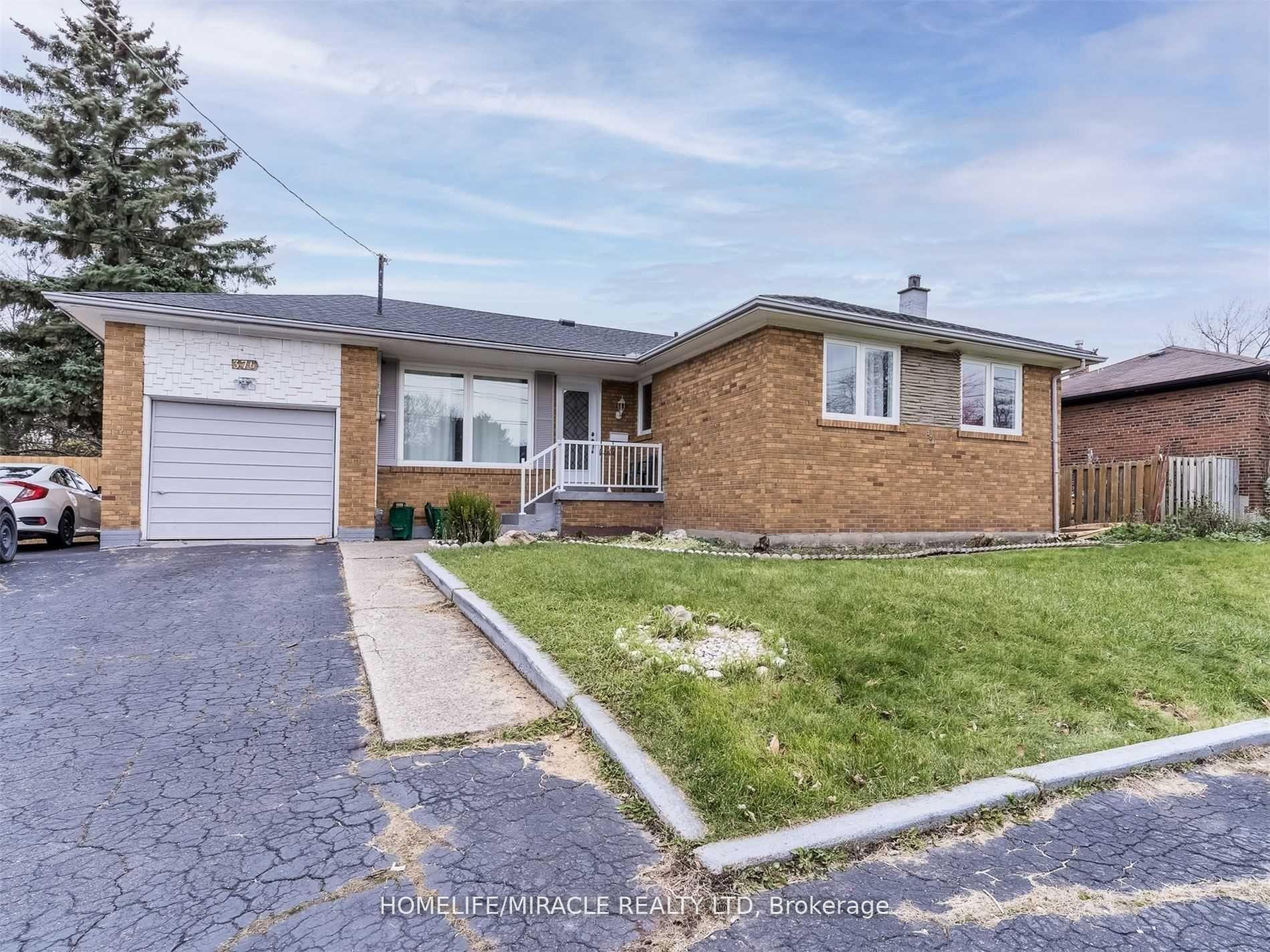 Front of 376 3rd Line (Bsmt) Court