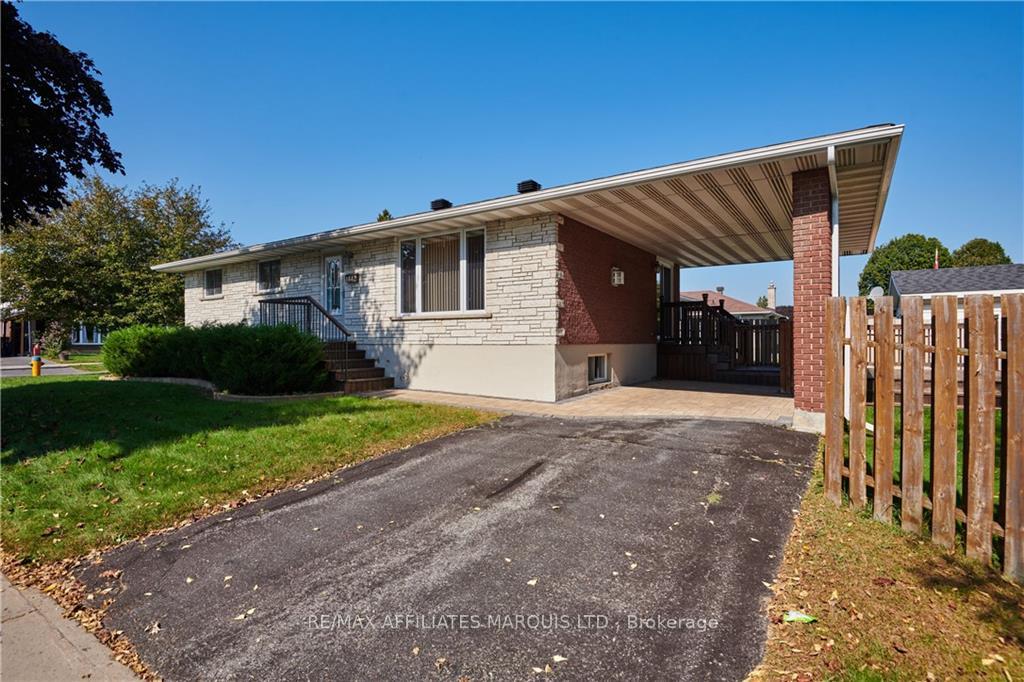 Photo 2 of 1442 Second Street E, Cornwall — HOMEH