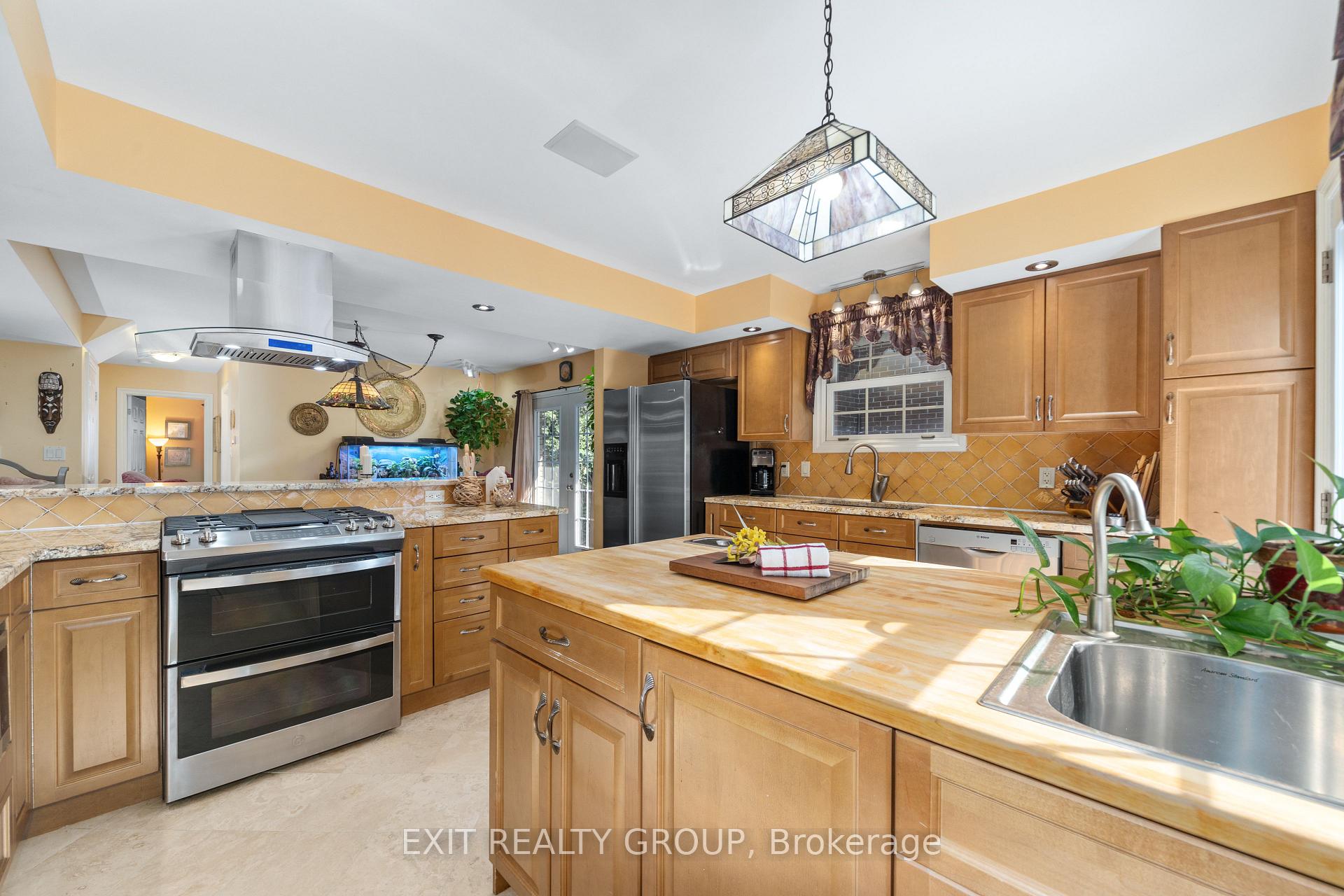 Photo 12 of 77 Edgehill Road, Belleville, Thurlow Ward — HOMEH