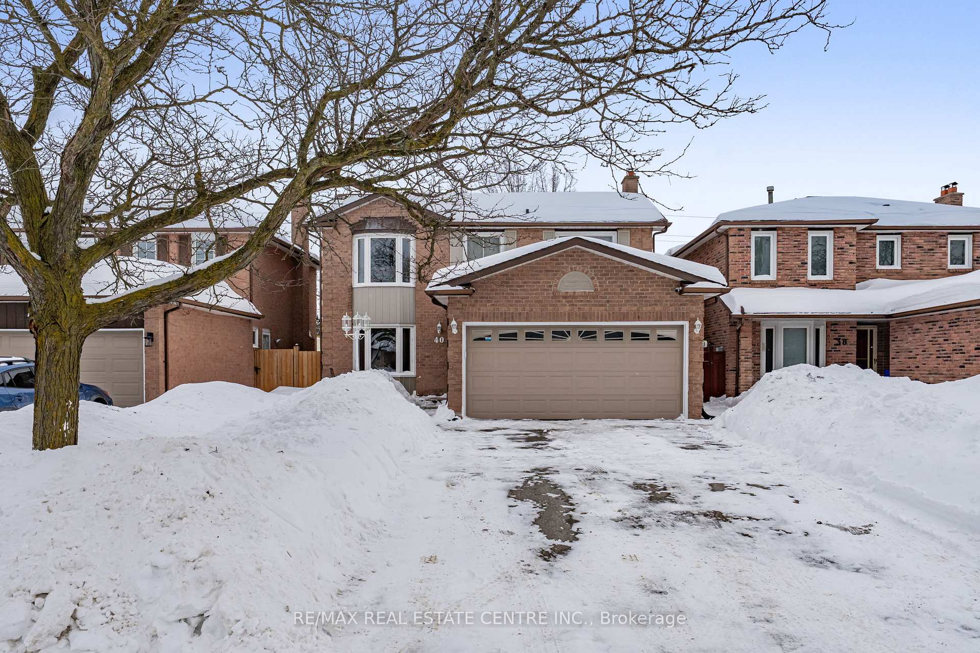 Photo 1 of 40 Calvert Drive, Halton Hills, Georgetown — HOMEH